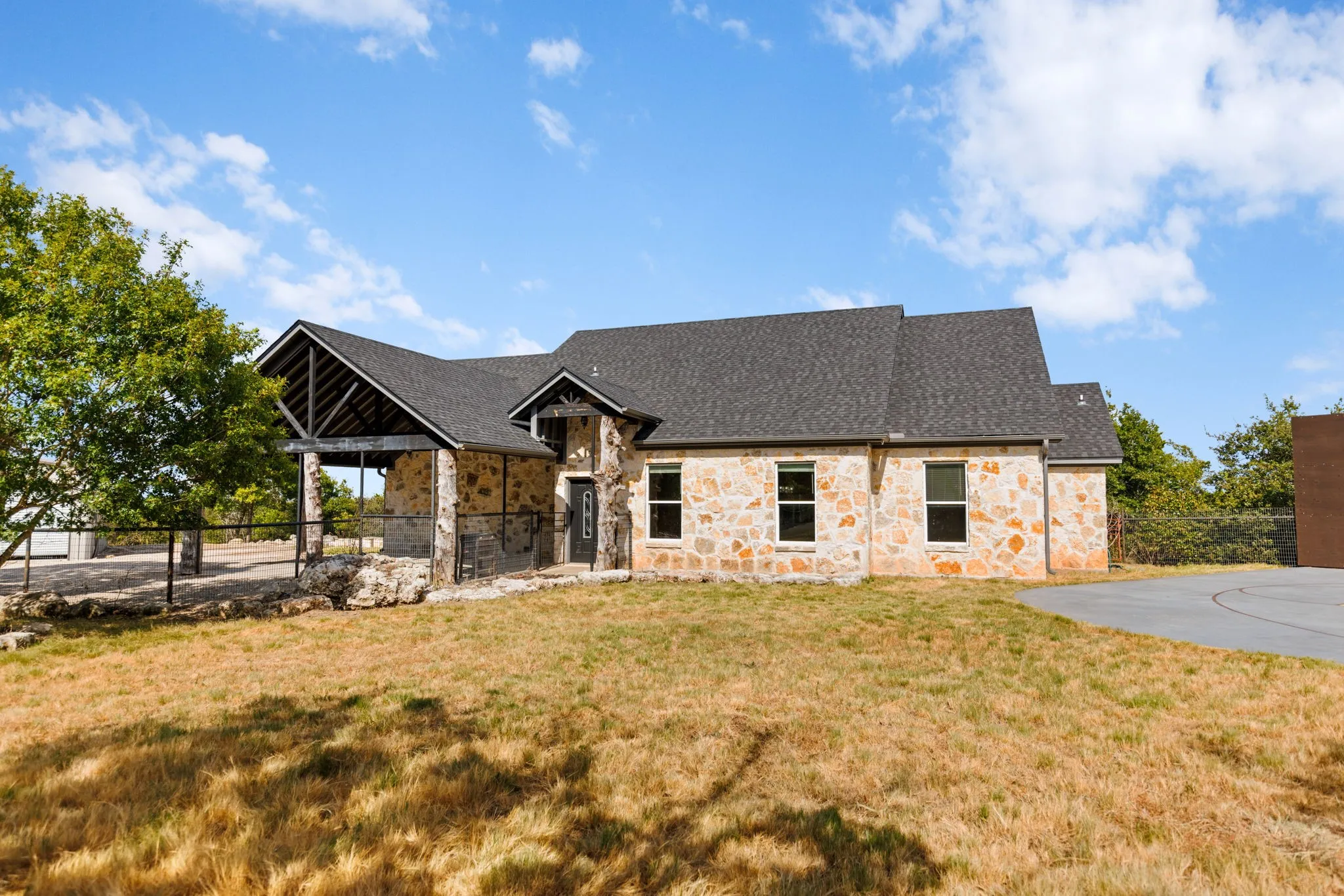 Single Family Residence For Sale in Mc Lennan County , 778 Rivercrest Road, Valley Mills, Texas 76689, 5 Bedroom, 3 Bathroom, 1 Garage spaces, 2,647 Sqft, built in 2019, mls#21361834, Real Estate Agent in Valley Mills, Homes For Sale in Mc Lennan county, Homes For Sale in Valley Mills, Realtor in Valley Mills Texas, Real Estate Brokerage Independent Realty Texas, Luminita Cordes Realtor