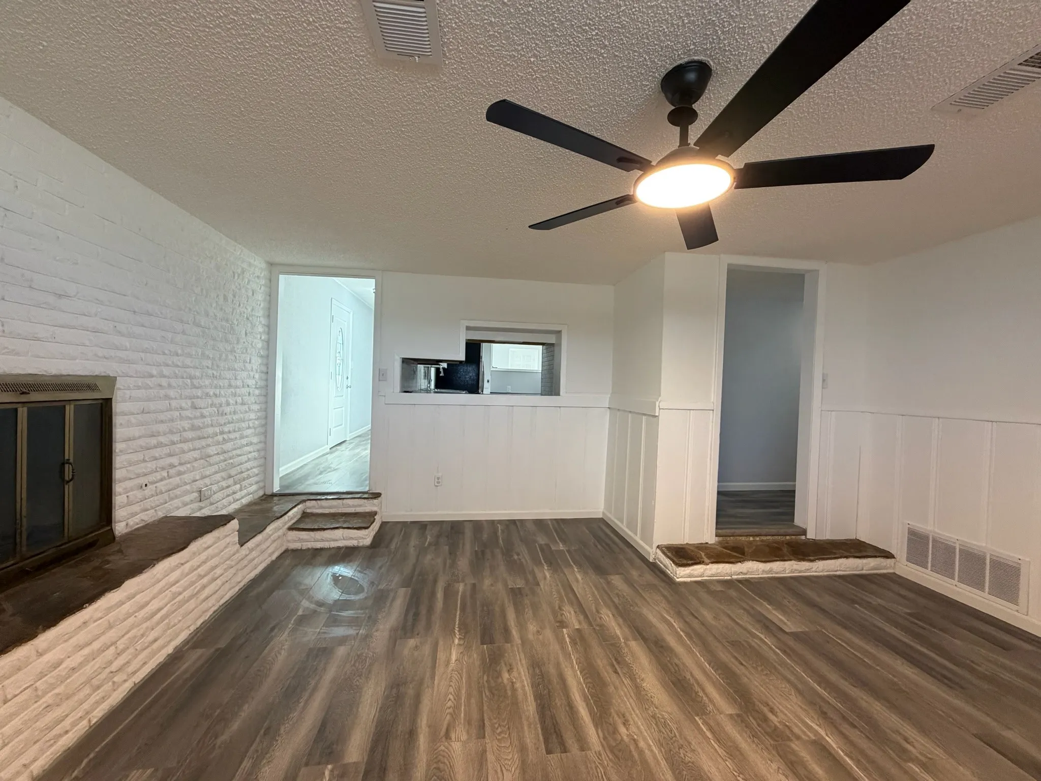 Single Family Residence For Sale in Howard County , 5211 Longshore Drive, Big Spring, Texas 79720, 3 Bedroom, 2 Bathroom, Garage spaces, 1,540 Sqft, built in 1978, Price $241,873, mls#21359318, Real Estate Agent in Big Spring, Homes For Sale in Howard county, Homes For Sale in Big Spring, Realtor in Big Spring Texas, Real Estate Brokerage Independent Realty Texas, Luminita Cordes Realtor