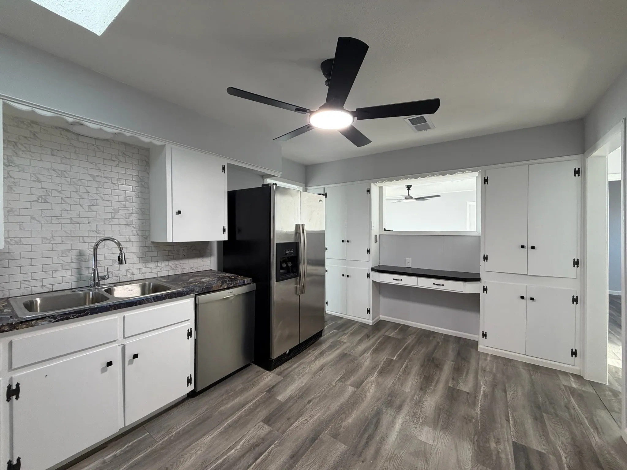 Single Family Residence For Sale in Howard County , 5211 Longshore Drive, Big Spring, Texas 79720, 3 Bedroom, 2 Bathroom, Garage spaces, 1,540 Sqft, built in 1978, Price $241,873, mls#21359318, Real Estate Agent in Big Spring, Homes For Sale in Howard county, Homes For Sale in Big Spring, Realtor in Big Spring Texas, Real Estate Brokerage Independent Realty Texas, Luminita Cordes Realtor