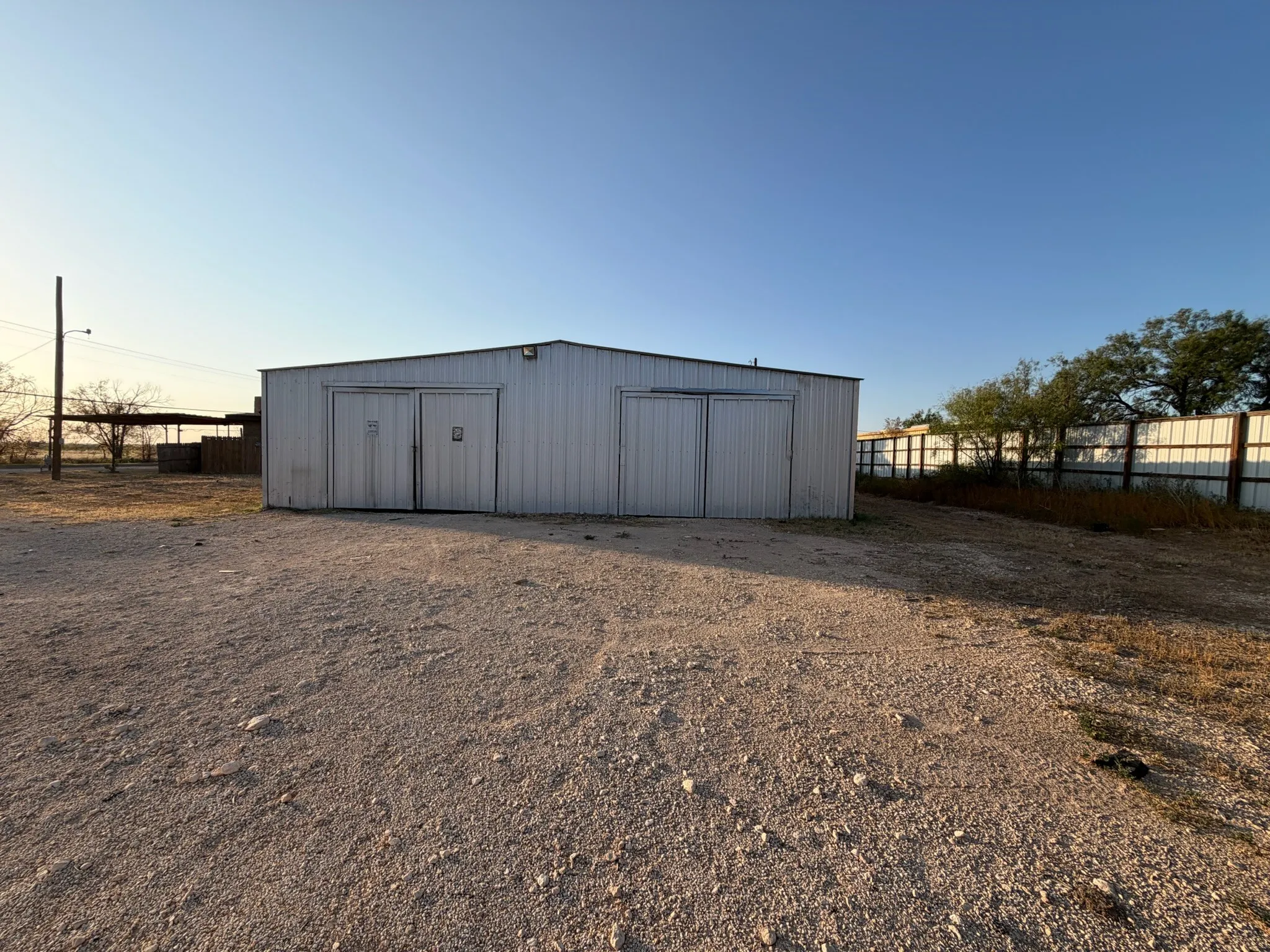 Single Family Residence For Sale in Howard County , 5211 Longshore Drive, Big Spring, Texas 79720, 3 Bedroom, 2 Bathroom, Garage spaces, 1,540 Sqft, built in 1978, Price $241,873, mls#21359318, Real Estate Agent in Big Spring, Homes For Sale in Howard county, Homes For Sale in Big Spring, Realtor in Big Spring Texas, Real Estate Brokerage Independent Realty Texas, Luminita Cordes Realtor