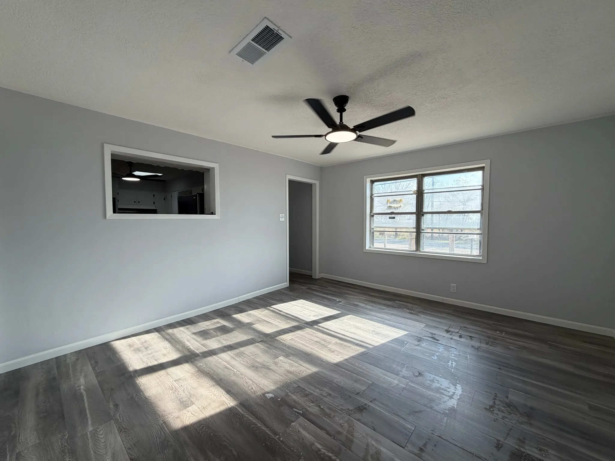 Single Family Residence For Sale in Howard County , 5211 Longshore Drive, Big Spring, Texas 79720, 3 Bedroom, 2 Bathroom, Garage spaces, 1,540 Sqft, built in 1978, Price $241,873, mls#21359318, Real Estate Agent in Big Spring, Homes For Sale in Howard county, Homes For Sale in Big Spring, Realtor in Big Spring Texas, Real Estate Brokerage Independent Realty Texas, Luminita Cordes Realtor