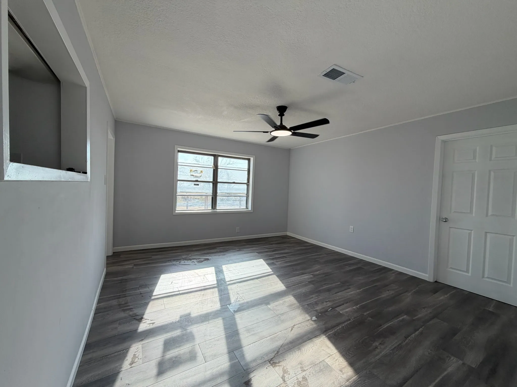 Single Family Residence For Sale in Howard County , 5211 Longshore Drive, Big Spring, Texas 79720, 3 Bedroom, 2 Bathroom, Garage spaces, 1,540 Sqft, built in 1978, Price $241,873, mls#21359318, Real Estate Agent in Big Spring, Homes For Sale in Howard county, Homes For Sale in Big Spring, Realtor in Big Spring Texas, Real Estate Brokerage Independent Realty Texas, Luminita Cordes Realtor