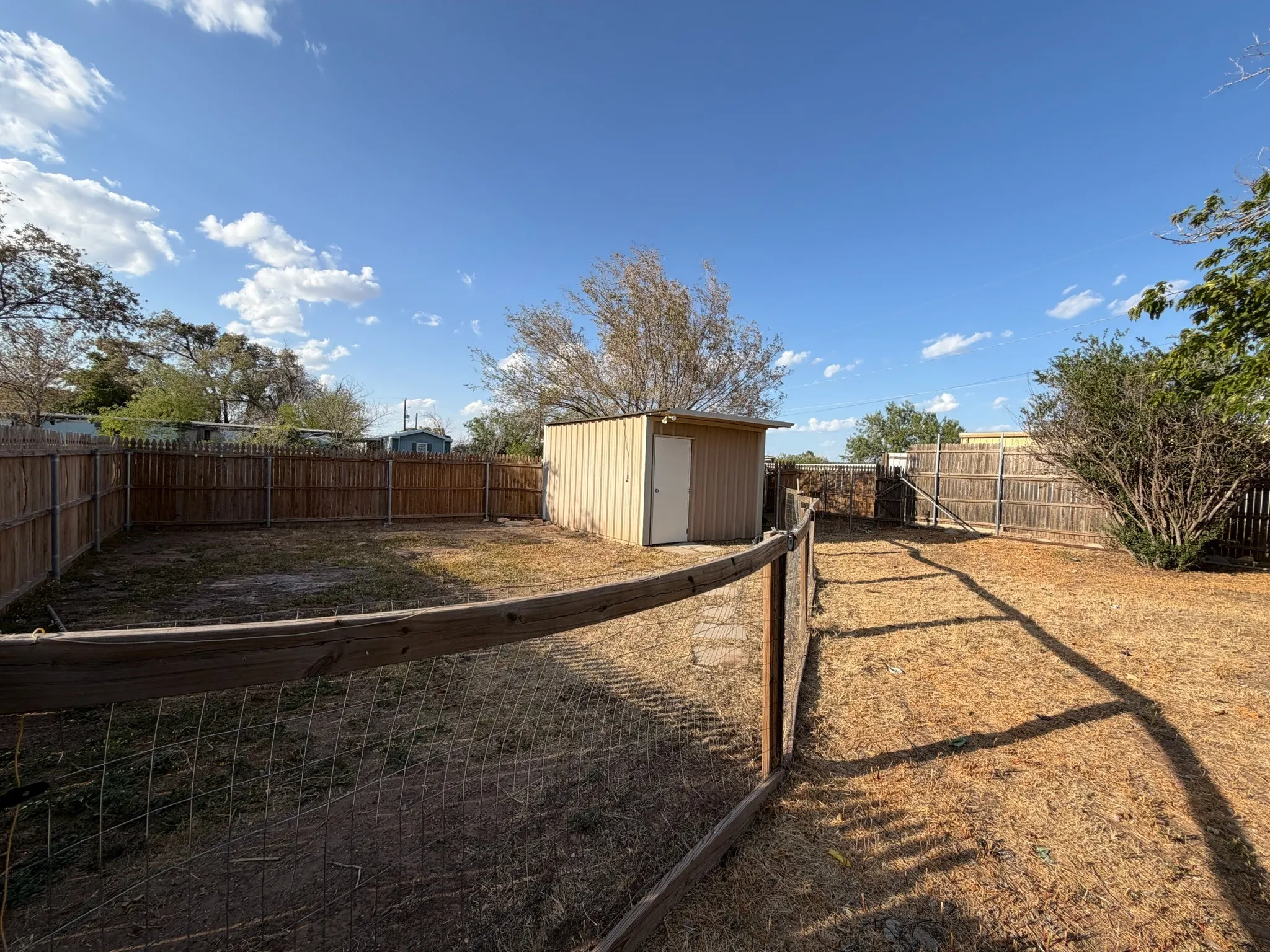 Single Family Residence For Sale in Howard County , 5211 Longshore Drive, Big Spring, Texas 79720, 3 Bedroom, 2 Bathroom, Garage spaces, 1,540 Sqft, built in 1978, Price $241,873, mls#21359318, Real Estate Agent in Big Spring, Homes For Sale in Howard county, Homes For Sale in Big Spring, Realtor in Big Spring Texas, Real Estate Brokerage Independent Realty Texas, Luminita Cordes Realtor
