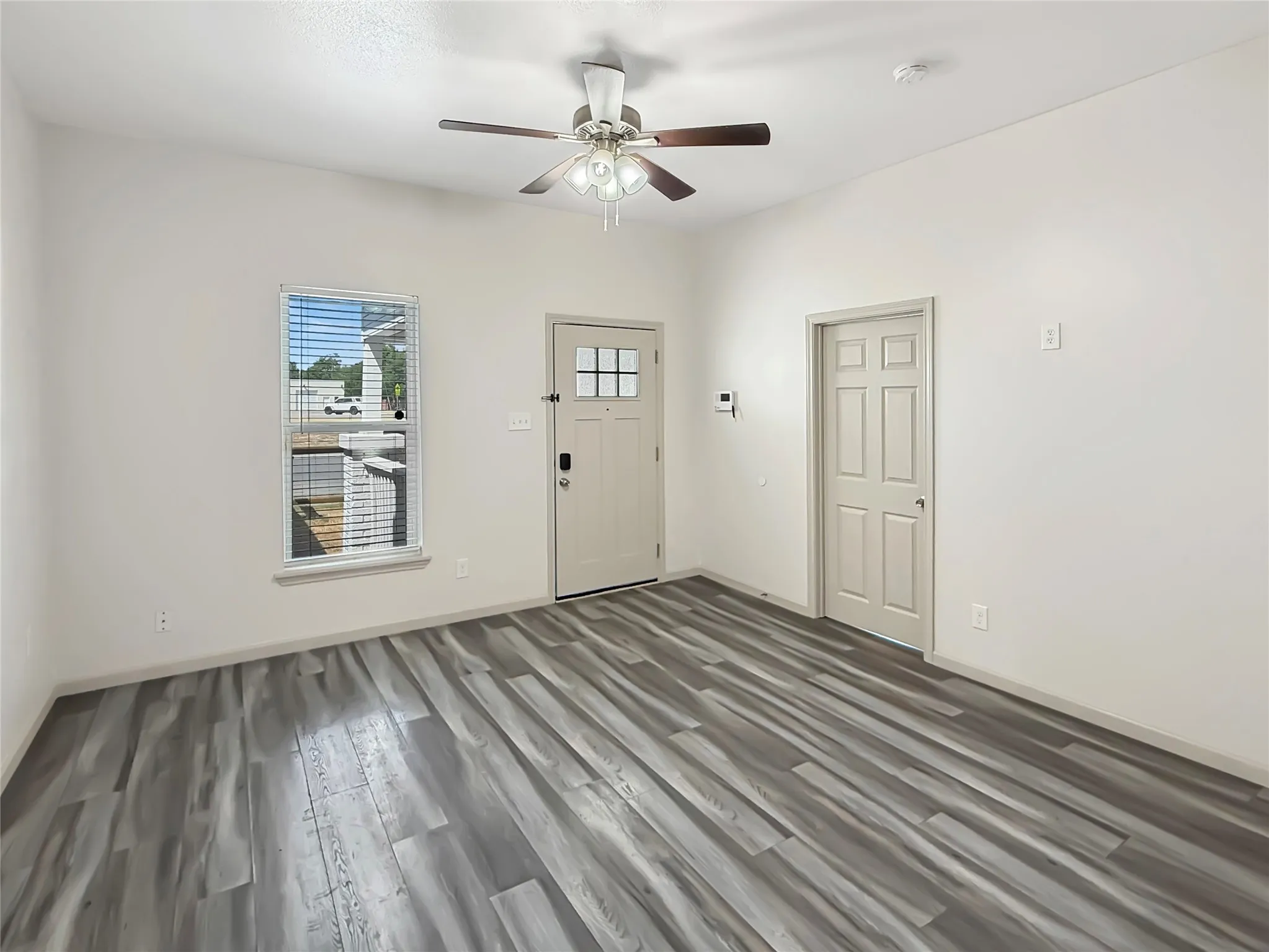 Duplex For Rent in Tarrant County , 1719 25th Street, Fort Worth, Texas 76164, 3 Bedroom, 2 Bathroom, Garage spaces, 2,100 Sqft, built in 1925, mls#21362245, Real Estate Agent in Fort Worth, Homes For Rent in Tarrant county, Homes For Rent in Fort Worth, Realtor in Fort Worth Texas, Real Estate Brokerage Independent Realty Texas, Luminita Cordes Realtor