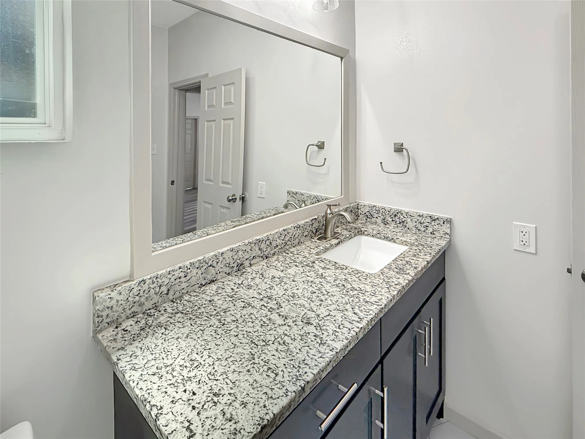 Duplex For Rent in Tarrant County , 1719 25th Street, Fort Worth, Texas 76164, 3 Bedroom, 2 Bathroom, Garage spaces, 2,100 Sqft, built in 1925, mls#21362245, Real Estate Agent in Fort Worth, Homes For Rent in Tarrant county, Homes For Rent in Fort Worth, Realtor in Fort Worth Texas, Real Estate Brokerage Independent Realty Texas, Luminita Cordes Realtor