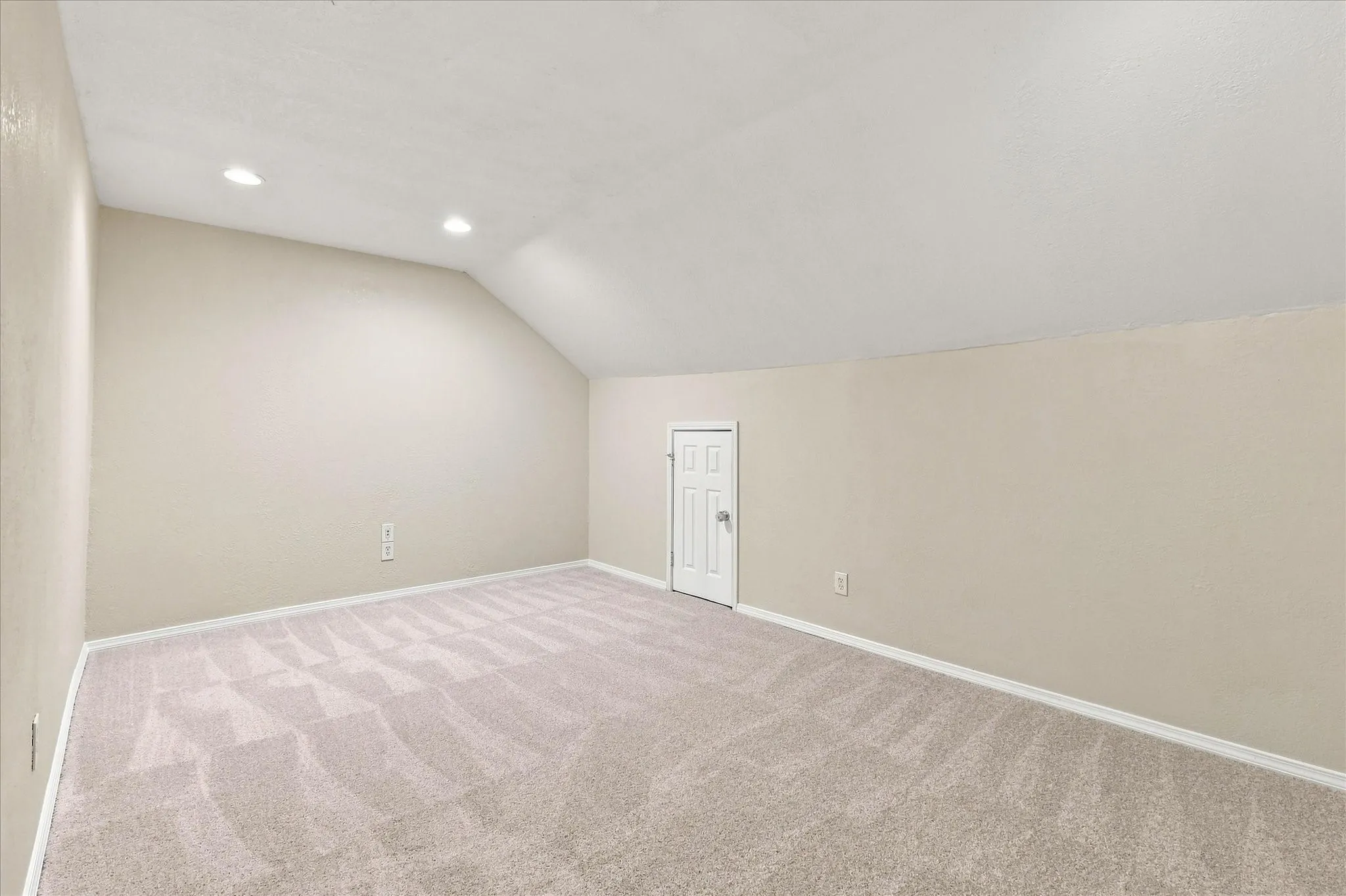 Single Family Residence For Sale in Dallas County , 613 Bella Vista Drive, Coppell, Texas 75019, 4 Bedroom, 3 Bathroom, 2 Garage spaces, 2,711 Sqft, built in 1997, mls#21362225, Real Estate Agent in Coppell, Homes For Sale in Dallas county, Homes For Sale in Coppell, Realtor in Coppell Texas, Real Estate Brokerage Independent Realty Texas, Luminita Cordes Realtor
