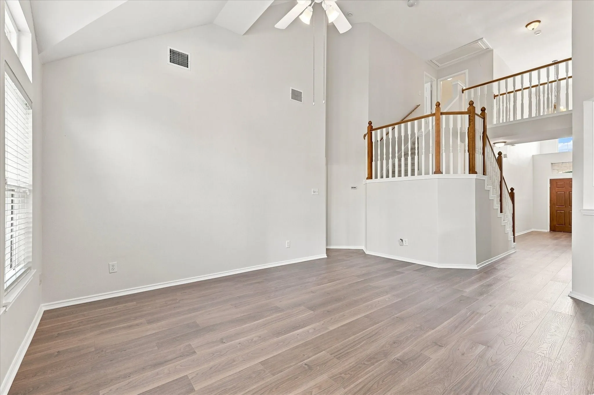 Single Family Residence For Sale in Dallas County , 613 Bella Vista Drive, Coppell, Texas 75019, 4 Bedroom, 3 Bathroom, 2 Garage spaces, 2,711 Sqft, built in 1997, mls#21362225, Real Estate Agent in Coppell, Homes For Sale in Dallas county, Homes For Sale in Coppell, Realtor in Coppell Texas, Real Estate Brokerage Independent Realty Texas, Luminita Cordes Realtor