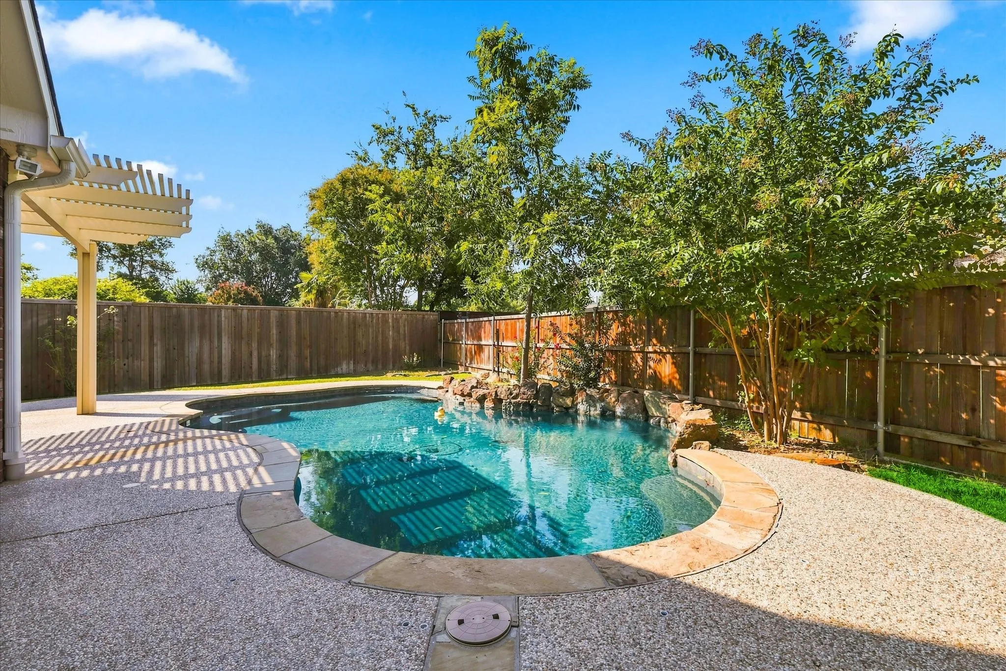 Single Family Residence For Sale in Dallas County , 613 Bella Vista Drive, Coppell, Texas 75019, 4 Bedroom, 3 Bathroom, 2 Garage spaces, 2,711 Sqft, built in 1997, mls#21362225, Real Estate Agent in Coppell, Homes For Sale in Dallas county, Homes For Sale in Coppell, Realtor in Coppell Texas, Real Estate Brokerage Independent Realty Texas, Luminita Cordes Realtor