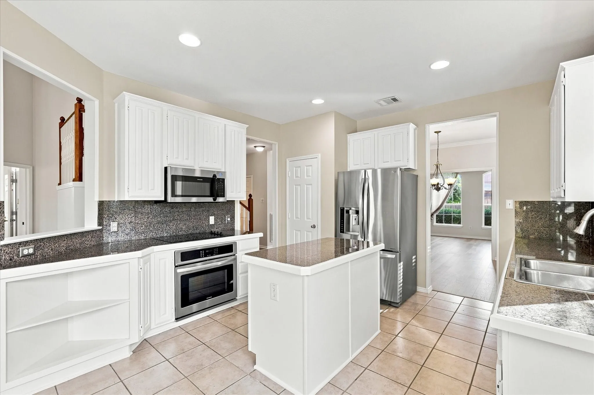 Single Family Residence For Sale in Dallas County , 613 Bella Vista Drive, Coppell, Texas 75019, 4 Bedroom, 3 Bathroom, 2 Garage spaces, 2,711 Sqft, built in 1997, mls#21362225, Real Estate Agent in Coppell, Homes For Sale in Dallas county, Homes For Sale in Coppell, Realtor in Coppell Texas, Real Estate Brokerage Independent Realty Texas, Luminita Cordes Realtor