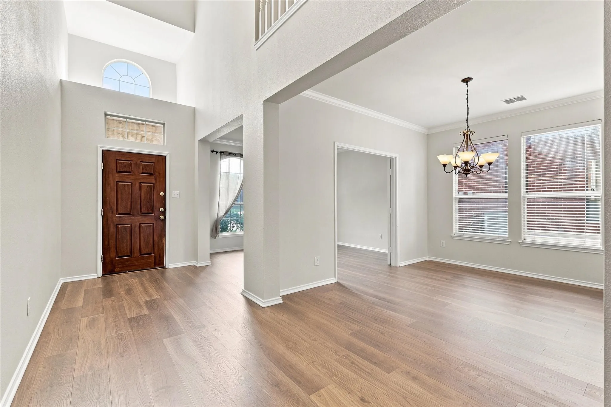 Single Family Residence For Sale in Dallas County , 613 Bella Vista Drive, Coppell, Texas 75019, 4 Bedroom, 3 Bathroom, 2 Garage spaces, 2,711 Sqft, built in 1997, mls#21362225, Real Estate Agent in Coppell, Homes For Sale in Dallas county, Homes For Sale in Coppell, Realtor in Coppell Texas, Real Estate Brokerage Independent Realty Texas, Luminita Cordes Realtor