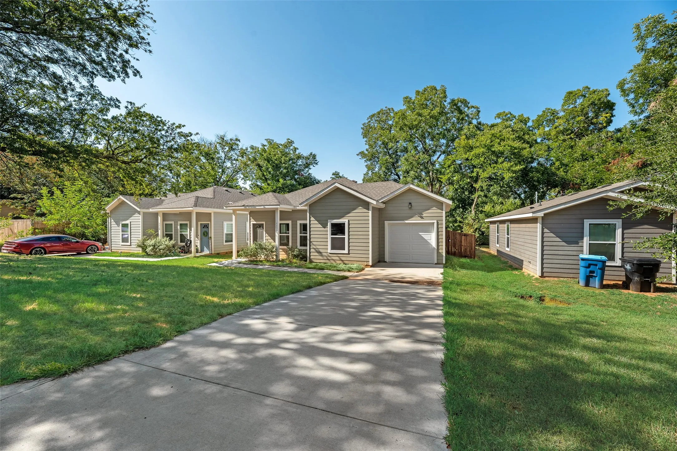 Single Family Residence For Rent in Grayson County , 1115 W Johnson Street, Denison, Texas 75020, 3 Bedroom, 2 Bathroom, 1 Garage spaces, 1,398 Sqft, built in 2023, mls#21361964, Real Estate Agent in Denison, Homes For Rent in Grayson county, Homes For Rent in Denison, Realtor in Denison Texas, Real Estate Brokerage Independent Realty Texas, Luminita Cordes Realtor