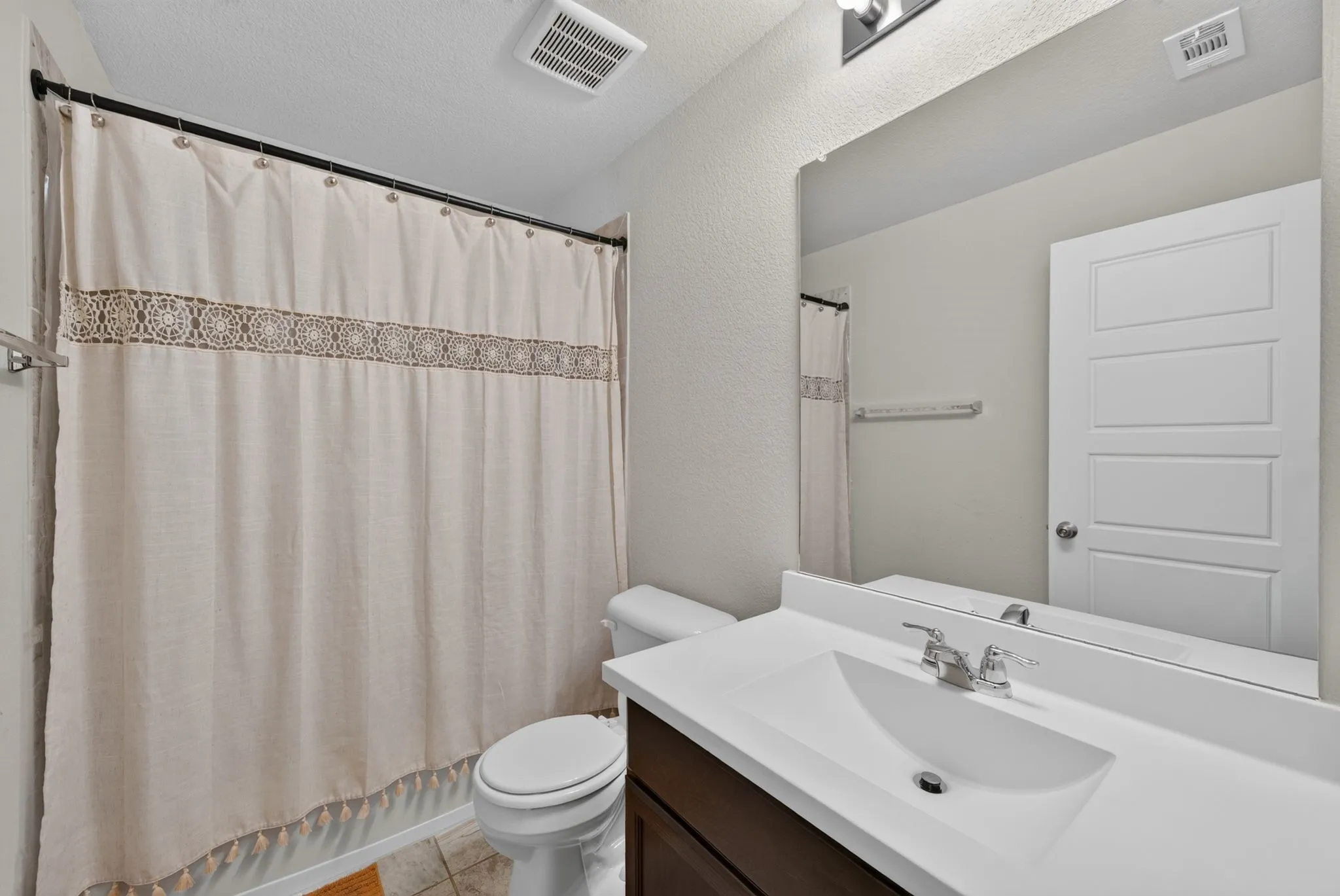 Single Family Residence For Sale in Kaufman County , 1649 Deerpath Drive, Forney, Texas 75126, 5 Bedroom, 4 Bathroom, 3 Garage spaces, 3,849 Sqft, built in 2018, mls#21358013, Real Estate Agent in Forney, Homes For Sale in Kaufman county, Homes For Sale in Forney, Realtor in Forney Texas, Real Estate Brokerage Independent Realty Texas, Luminita Cordes Realtor