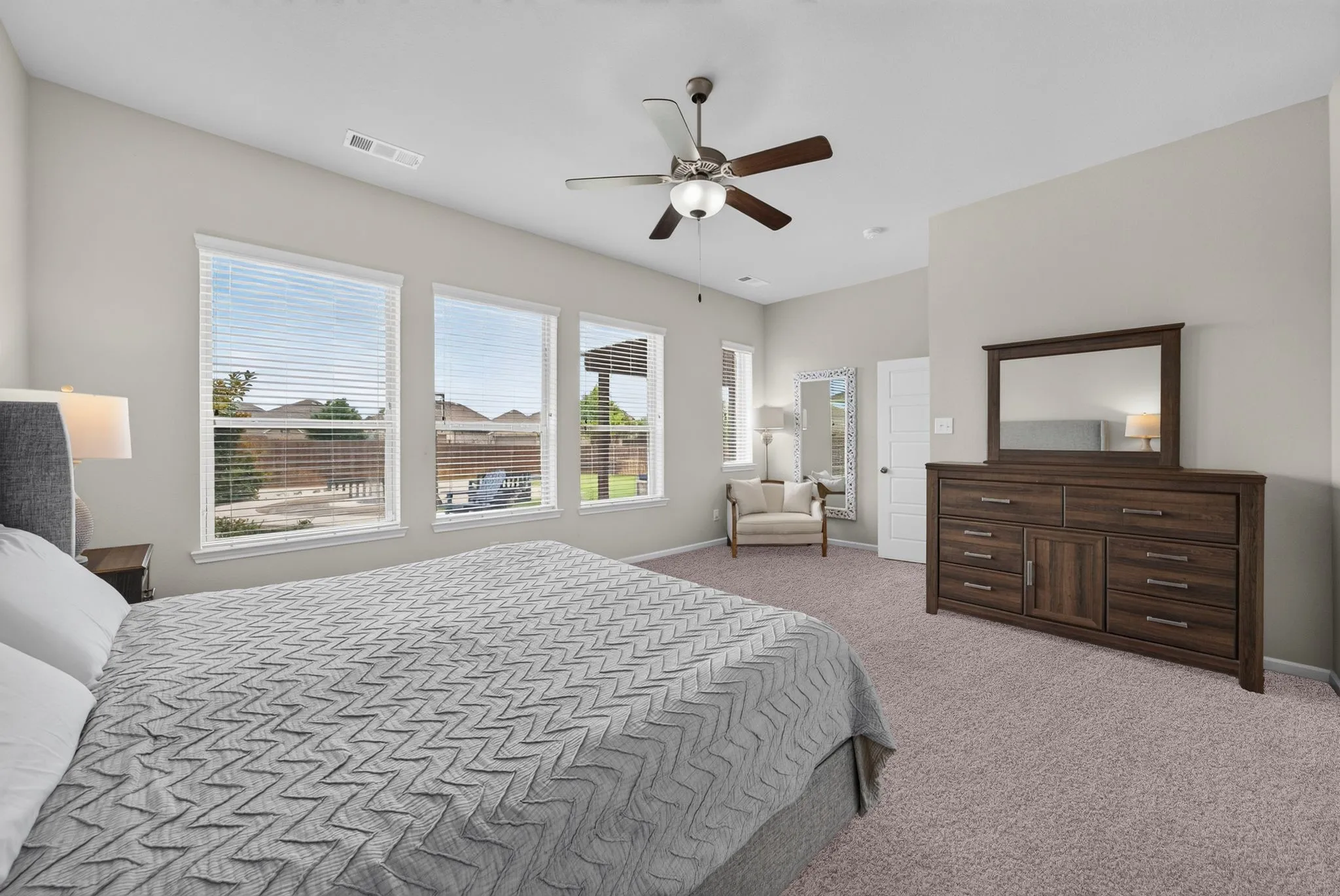 Single Family Residence For Sale in Kaufman County , 1649 Deerpath Drive, Forney, Texas 75126, 5 Bedroom, 4 Bathroom, 3 Garage spaces, 3,849 Sqft, built in 2018, mls#21358013, Real Estate Agent in Forney, Homes For Sale in Kaufman county, Homes For Sale in Forney, Realtor in Forney Texas, Real Estate Brokerage Independent Realty Texas, Luminita Cordes Realtor
