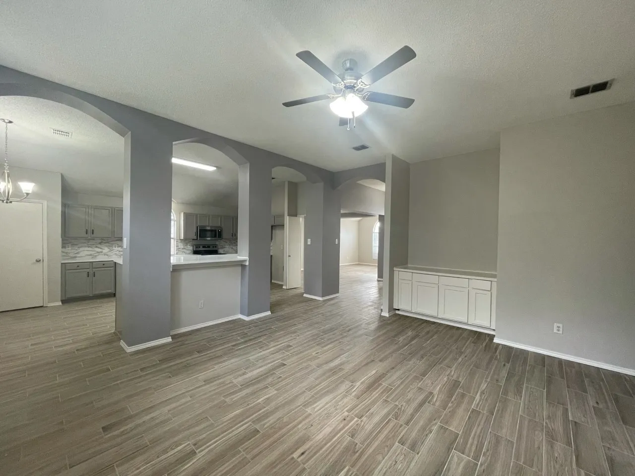 Single Family Residence For Rent in Tarrant County , 7709 Amsterdam Lane, Arlington, Texas 76002, 4 Bedroom, 2 Bathroom, 2 Garage spaces, 2,086 Sqft, built in 1996, Price $2,450, mls#21362263, Real Estate Agent in Arlington, Homes For Rent in Tarrant county, Homes For Rent in Arlington, Realtor in Arlington Texas, Real Estate Brokerage Independent Realty Texas, Luminita Cordes Realtor