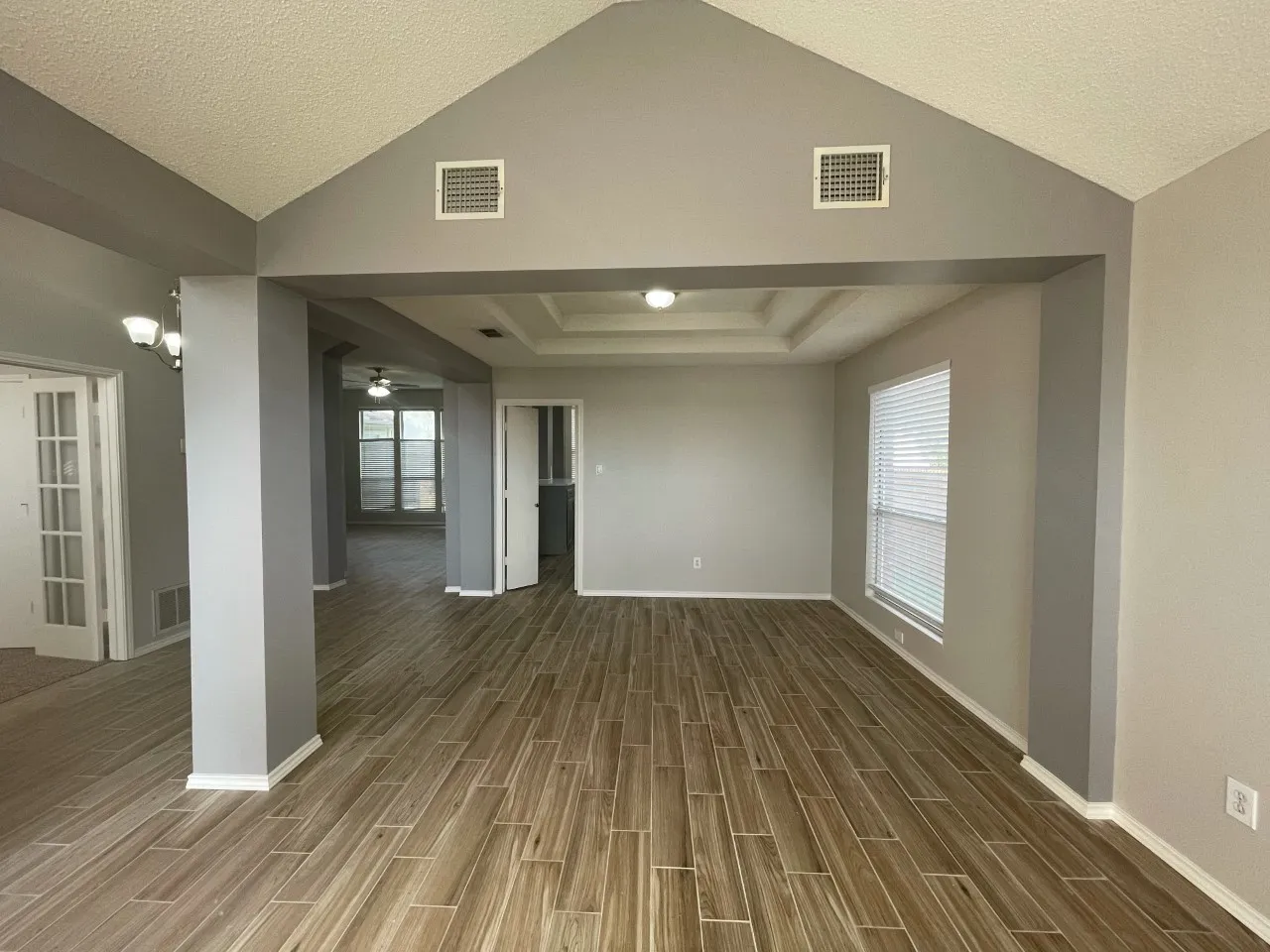 Single Family Residence For Rent in Tarrant County , 7709 Amsterdam Lane, Arlington, Texas 76002, 4 Bedroom, 2 Bathroom, 2 Garage spaces, 2,086 Sqft, built in 1996, Price $2,450, mls#21362263, Real Estate Agent in Arlington, Homes For Rent in Tarrant county, Homes For Rent in Arlington, Realtor in Arlington Texas, Real Estate Brokerage Independent Realty Texas, Luminita Cordes Realtor