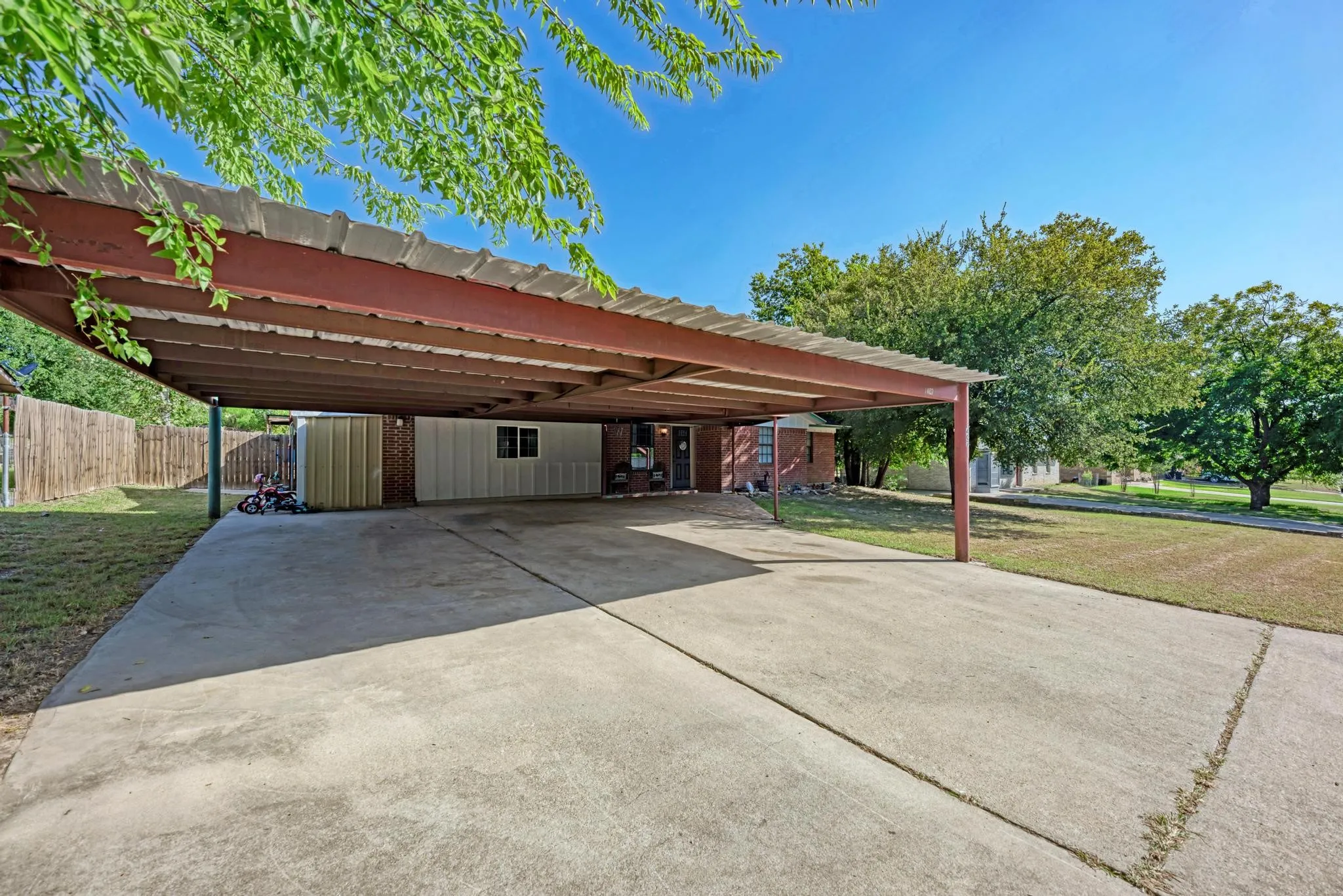 Single Family Residence For Sale in Lampasas County , 1407 W Avenue C, Lampasas, Texas 76550, 4 Bedroom, 2 Bathroom, Garage spaces, 1,568 Sqft, built in 1986, mls#21359120, Real Estate Agent in Lampasas, Homes For Sale in Lampasas county, Homes For Sale in Lampasas, Realtor in Lampasas Texas, Real Estate Brokerage Independent Realty Texas, Luminita Cordes Realtor