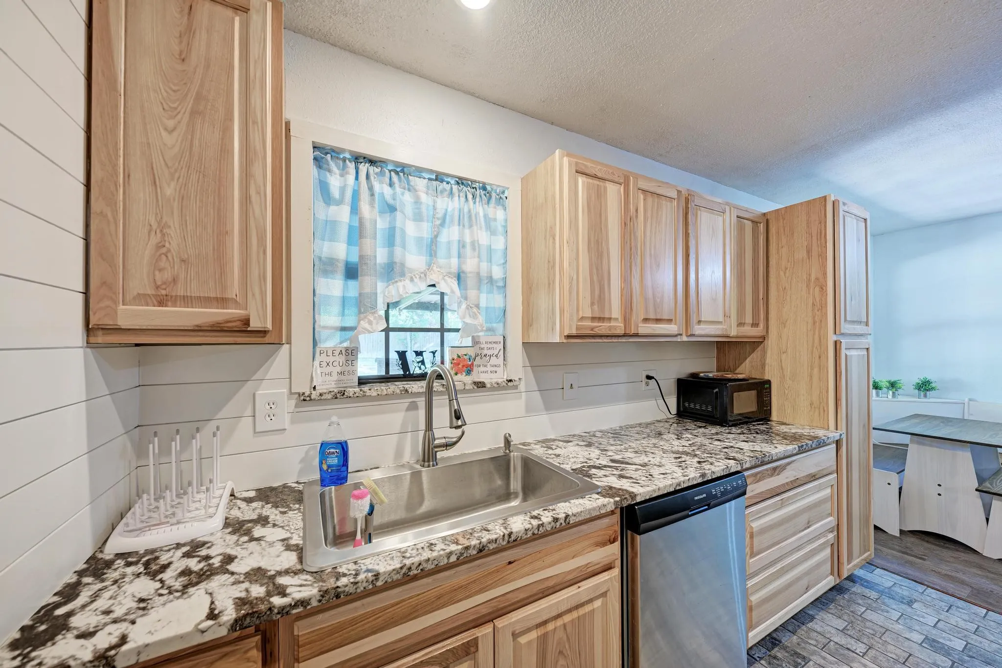 Single Family Residence For Sale in Lampasas County , 1407 W Avenue C, Lampasas, Texas 76550, 4 Bedroom, 2 Bathroom, Garage spaces, 1,568 Sqft, built in 1986, mls#21359120, Real Estate Agent in Lampasas, Homes For Sale in Lampasas county, Homes For Sale in Lampasas, Realtor in Lampasas Texas, Real Estate Brokerage Independent Realty Texas, Luminita Cordes Realtor
