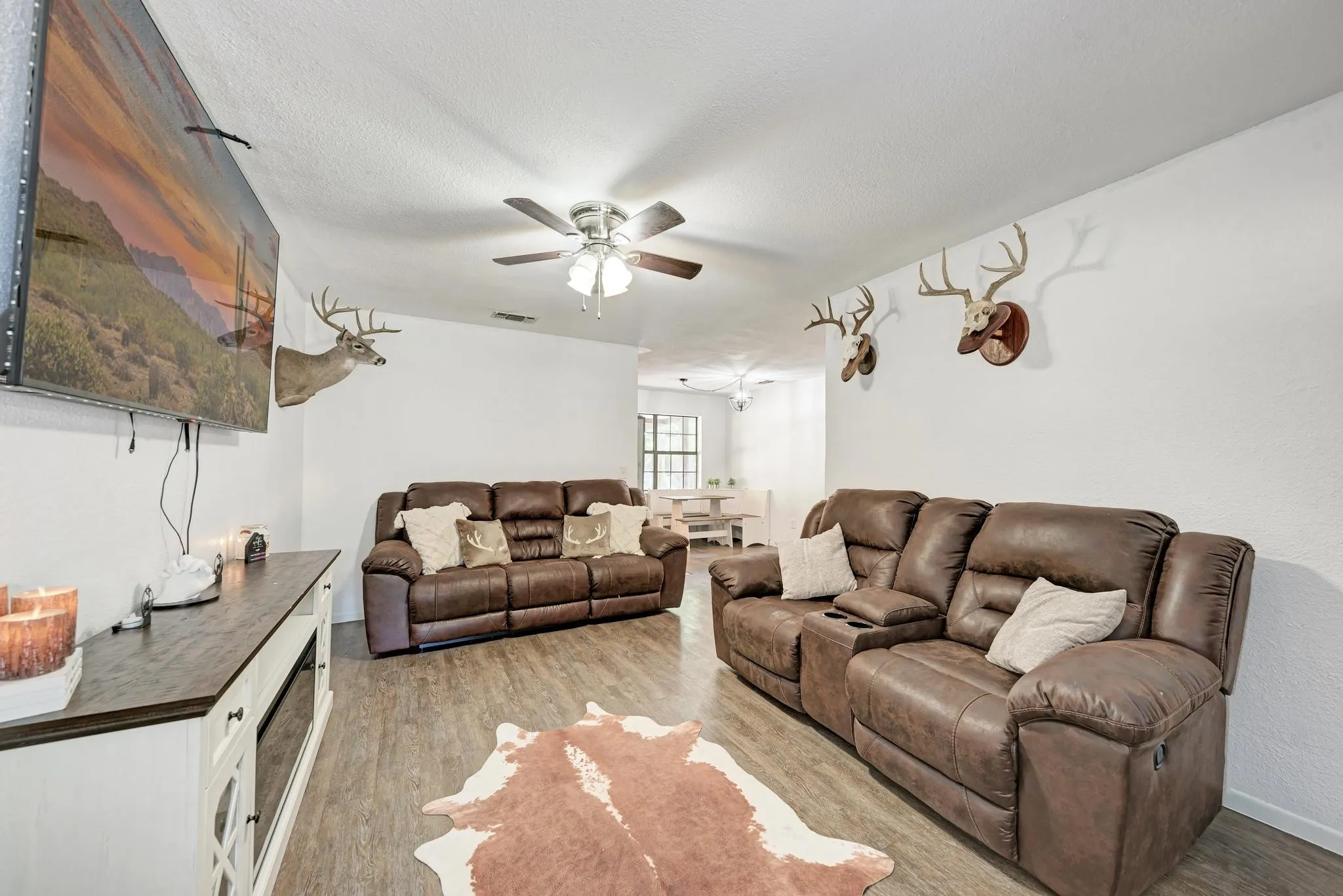 Single Family Residence For Sale in Lampasas County , 1407 W Avenue C, Lampasas, Texas 76550, 4 Bedroom, 2 Bathroom, Garage spaces, 1,568 Sqft, built in 1986, mls#21359120, Real Estate Agent in Lampasas, Homes For Sale in Lampasas county, Homes For Sale in Lampasas, Realtor in Lampasas Texas, Real Estate Brokerage Independent Realty Texas, Luminita Cordes Realtor