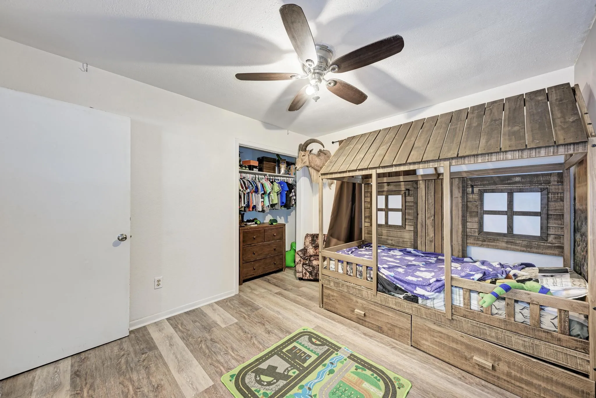 Single Family Residence For Sale in Lampasas County , 1407 W Avenue C, Lampasas, Texas 76550, 4 Bedroom, 2 Bathroom, Garage spaces, 1,568 Sqft, built in 1986, mls#21359120, Real Estate Agent in Lampasas, Homes For Sale in Lampasas county, Homes For Sale in Lampasas, Realtor in Lampasas Texas, Real Estate Brokerage Independent Realty Texas, Luminita Cordes Realtor