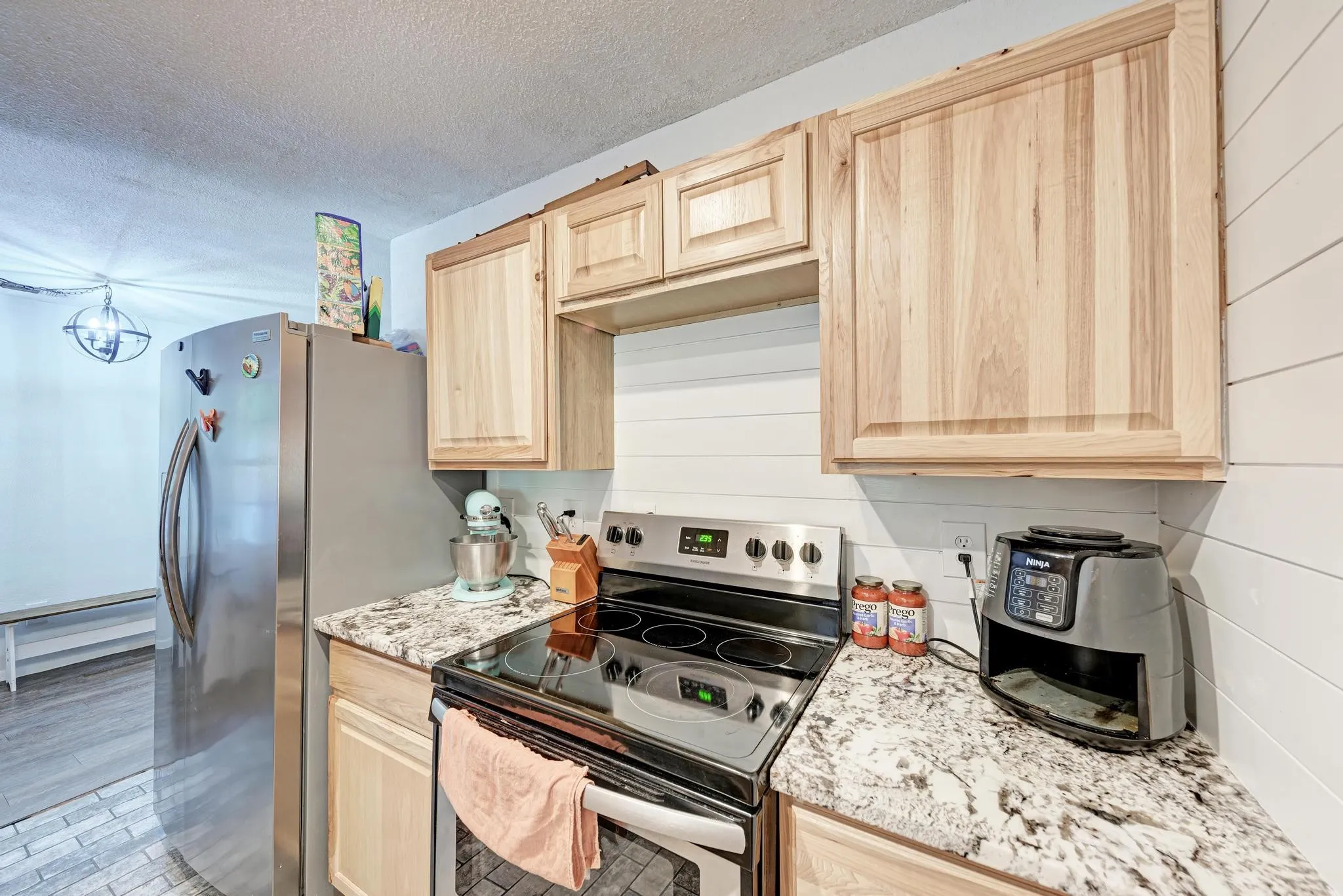 Single Family Residence For Sale in Lampasas County , 1407 W Avenue C, Lampasas, Texas 76550, 4 Bedroom, 2 Bathroom, Garage spaces, 1,568 Sqft, built in 1986, mls#21359120, Real Estate Agent in Lampasas, Homes For Sale in Lampasas county, Homes For Sale in Lampasas, Realtor in Lampasas Texas, Real Estate Brokerage Independent Realty Texas, Luminita Cordes Realtor
