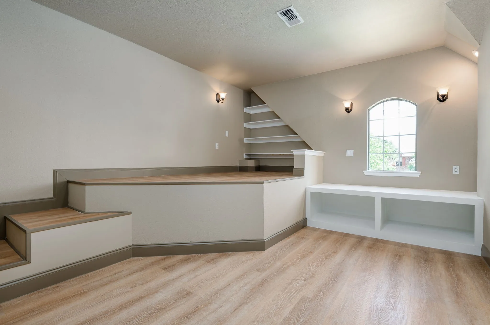 Single Family Residence For Rent in Denton County , 2254 Magic Mantle Drive, Lewisville, Texas 75056, 5 Bedroom, 4 Bathroom, 2 Garage spaces, 4,110 Sqft, built in 2006, mls#21360733, Real Estate Agent in Lewisville, Homes For Rent in Denton county, Homes For Rent in Lewisville, Realtor in Lewisville Texas, Real Estate Brokerage Independent Realty Texas, Luminita Cordes Realtor