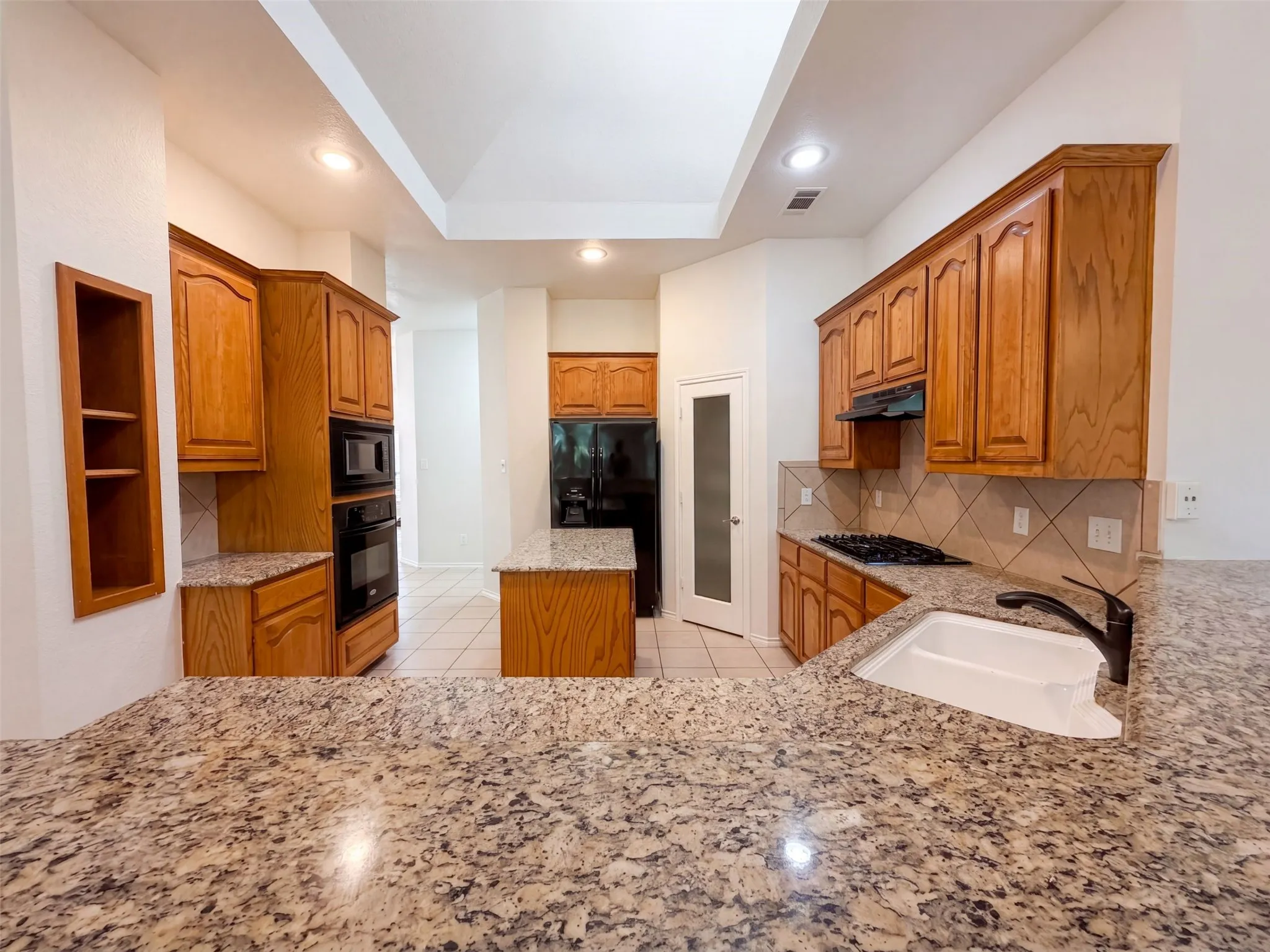 Single Family Residence For Sale in Dallas County , 8526 Vista Grande Drive, Dallas, Texas 75249, 4 Bedroom, 2 Bathroom, 2 Garage spaces, 2,402 Sqft, built in 2006, mls#21362268, Real Estate Agent in Dallas, Homes For Sale in Dallas county, Homes For Sale in Dallas, Realtor in Dallas Texas, Real Estate Brokerage Independent Realty Texas, Luminita Cordes Realtor