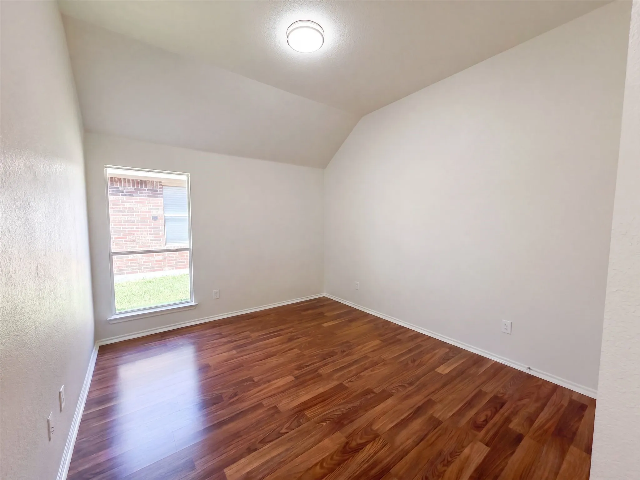 Single Family Residence For Sale in Dallas County , 8526 Vista Grande Drive, Dallas, Texas 75249, 4 Bedroom, 2 Bathroom, 2 Garage spaces, 2,402 Sqft, built in 2006, mls#21362268, Real Estate Agent in Dallas, Homes For Sale in Dallas county, Homes For Sale in Dallas, Realtor in Dallas Texas, Real Estate Brokerage Independent Realty Texas, Luminita Cordes Realtor