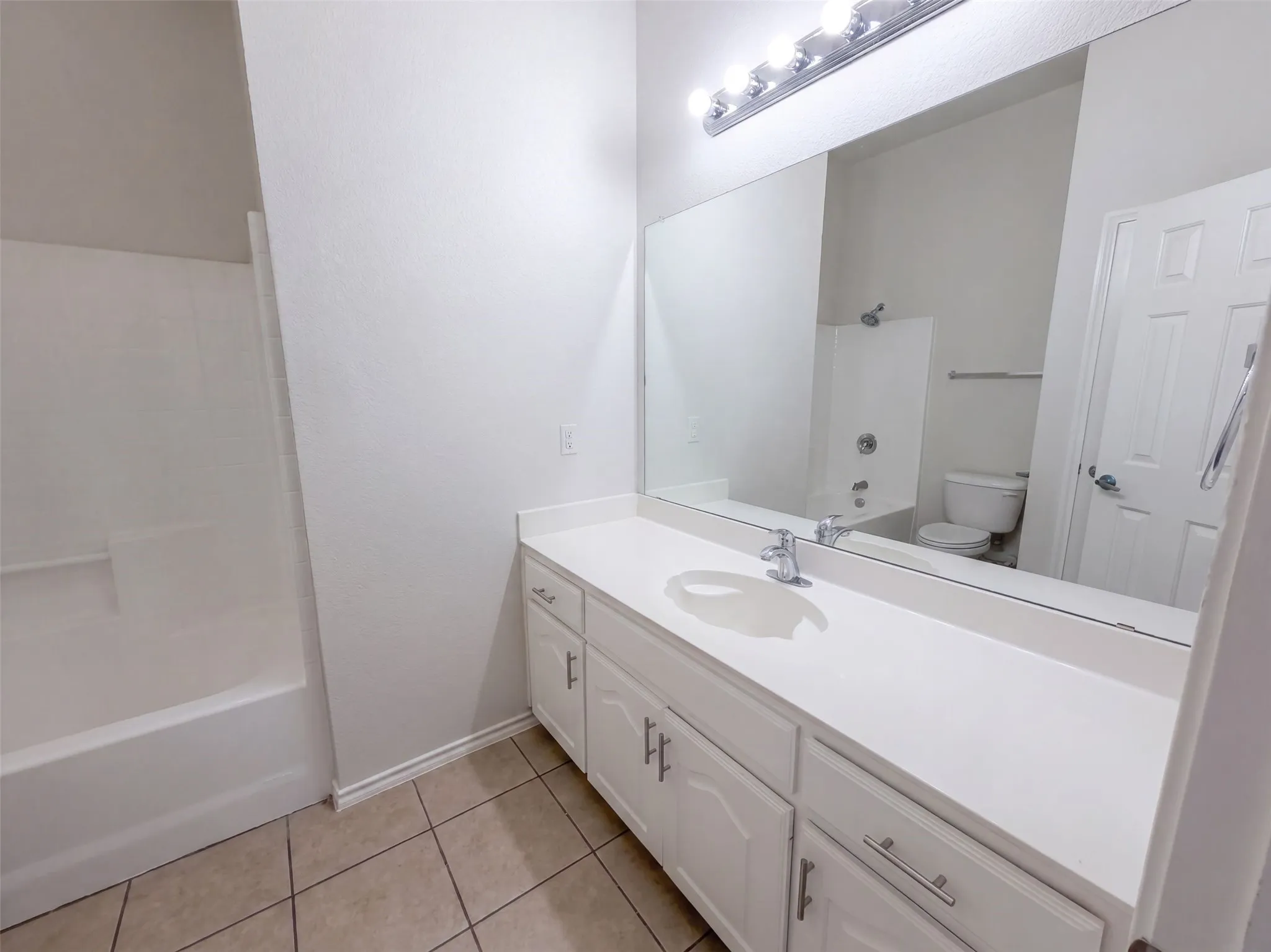 Single Family Residence For Sale in Dallas County , 8526 Vista Grande Drive, Dallas, Texas 75249, 4 Bedroom, 2 Bathroom, 2 Garage spaces, 2,402 Sqft, built in 2006, mls#21362268, Real Estate Agent in Dallas, Homes For Sale in Dallas county, Homes For Sale in Dallas, Realtor in Dallas Texas, Real Estate Brokerage Independent Realty Texas, Luminita Cordes Realtor