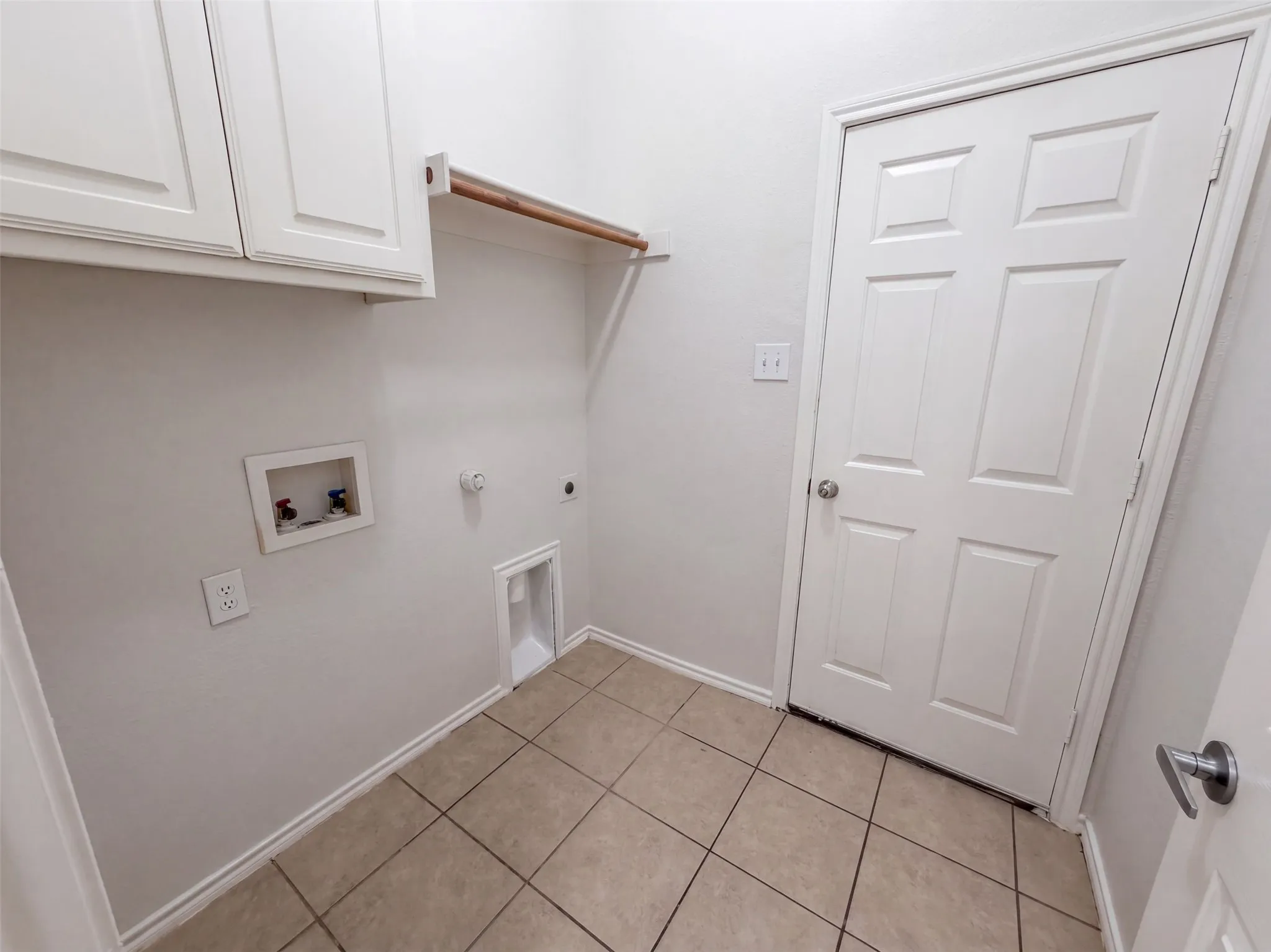 Single Family Residence For Sale in Dallas County , 8526 Vista Grande Drive, Dallas, Texas 75249, 4 Bedroom, 2 Bathroom, 2 Garage spaces, 2,402 Sqft, built in 2006, mls#21362268, Real Estate Agent in Dallas, Homes For Sale in Dallas county, Homes For Sale in Dallas, Realtor in Dallas Texas, Real Estate Brokerage Independent Realty Texas, Luminita Cordes Realtor