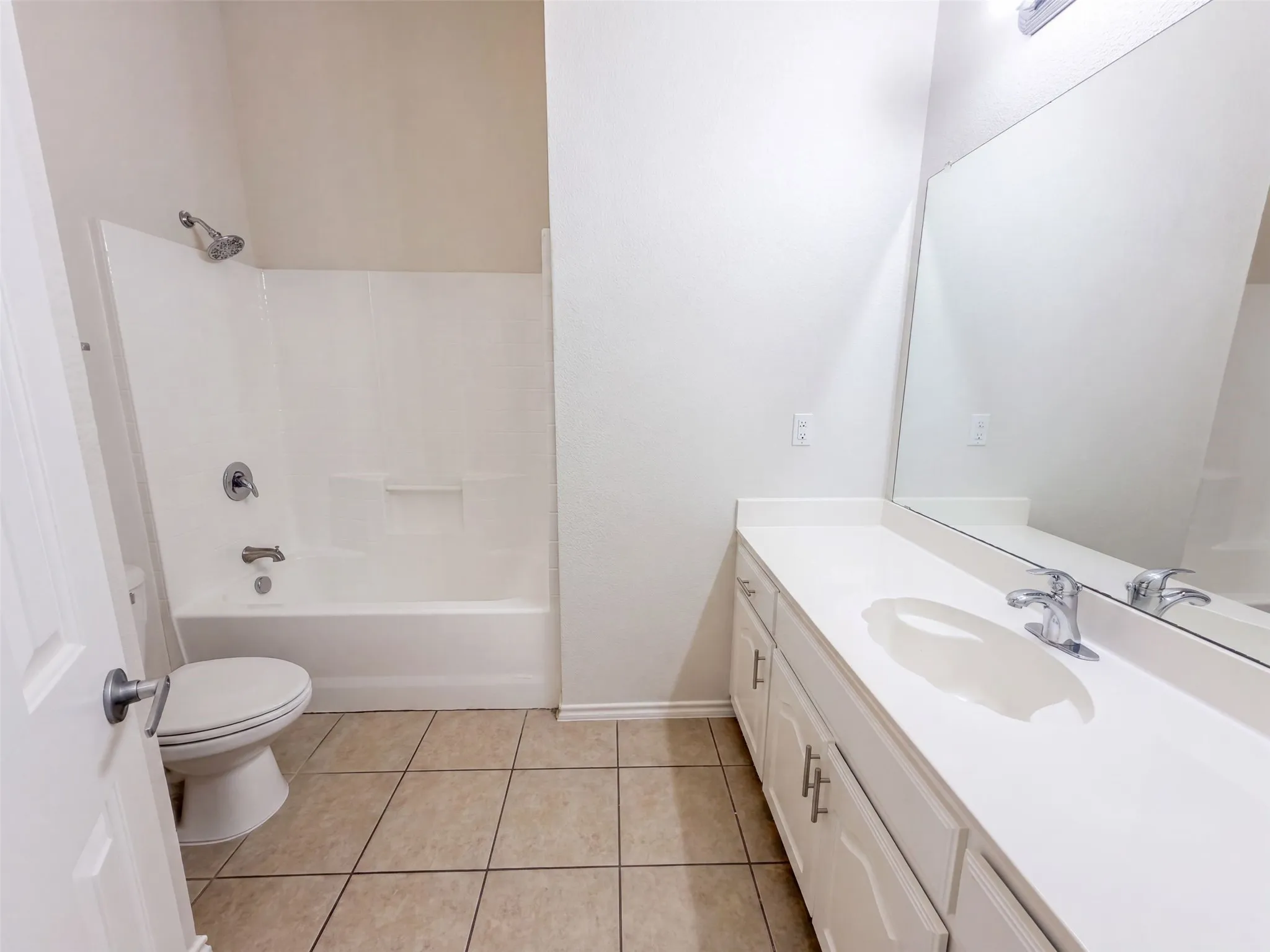 Single Family Residence For Sale in Dallas County , 8526 Vista Grande Drive, Dallas, Texas 75249, 4 Bedroom, 2 Bathroom, 2 Garage spaces, 2,402 Sqft, built in 2006, mls#21362268, Real Estate Agent in Dallas, Homes For Sale in Dallas county, Homes For Sale in Dallas, Realtor in Dallas Texas, Real Estate Brokerage Independent Realty Texas, Luminita Cordes Realtor