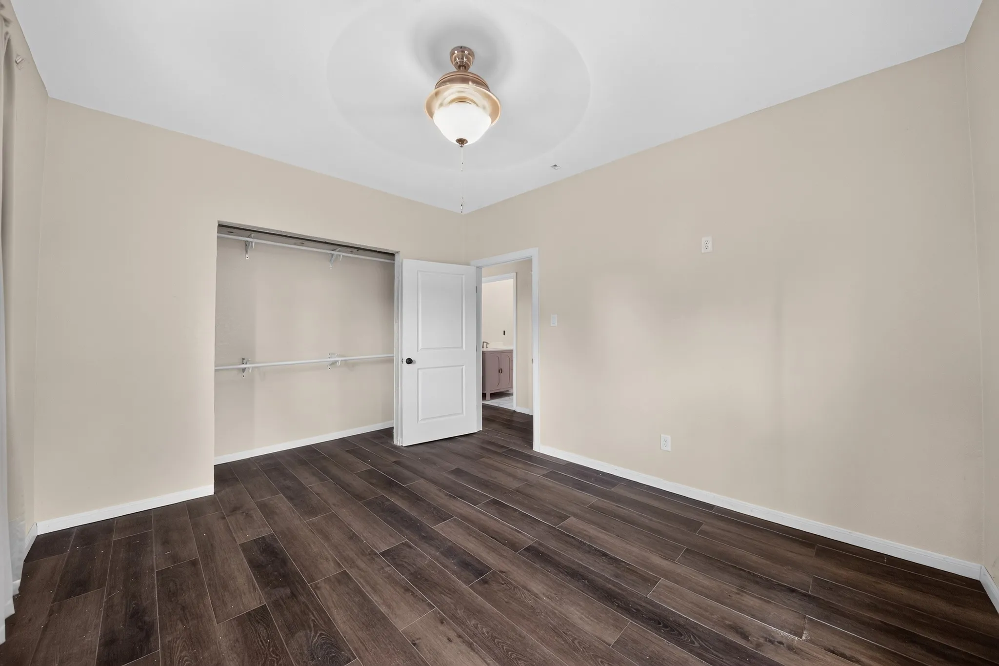 Single Family Residence For Sale in Harris County , 6202 Kashmere Street, Houston, Texas 77026, 3 Bedroom, 2 Bathroom, Garage spaces, 1,348 Sqft, built in 1956, mls#21362190, Real Estate Agent in Houston, Homes For Sale in Harris county, Homes For Sale in Houston, Realtor in Houston Texas, Real Estate Brokerage Independent Realty Texas, Luminita Cordes Realtor