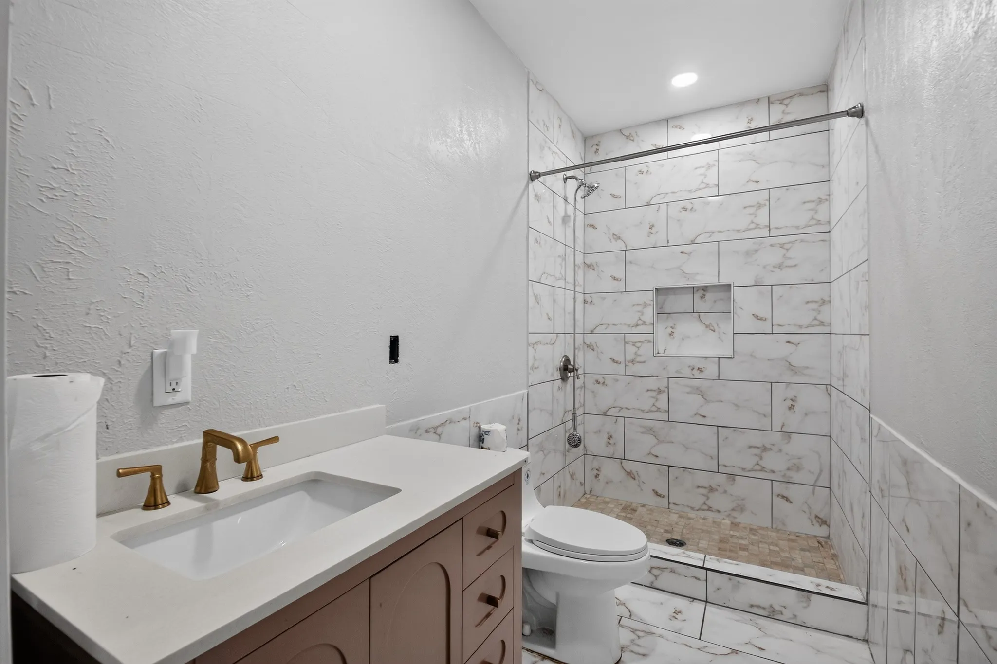 Single Family Residence For Sale in Harris County , 6202 Kashmere Street, Houston, Texas 77026, 3 Bedroom, 2 Bathroom, Garage spaces, 1,348 Sqft, built in 1956, mls#21362190, Real Estate Agent in Houston, Homes For Sale in Harris county, Homes For Sale in Houston, Realtor in Houston Texas, Real Estate Brokerage Independent Realty Texas, Luminita Cordes Realtor