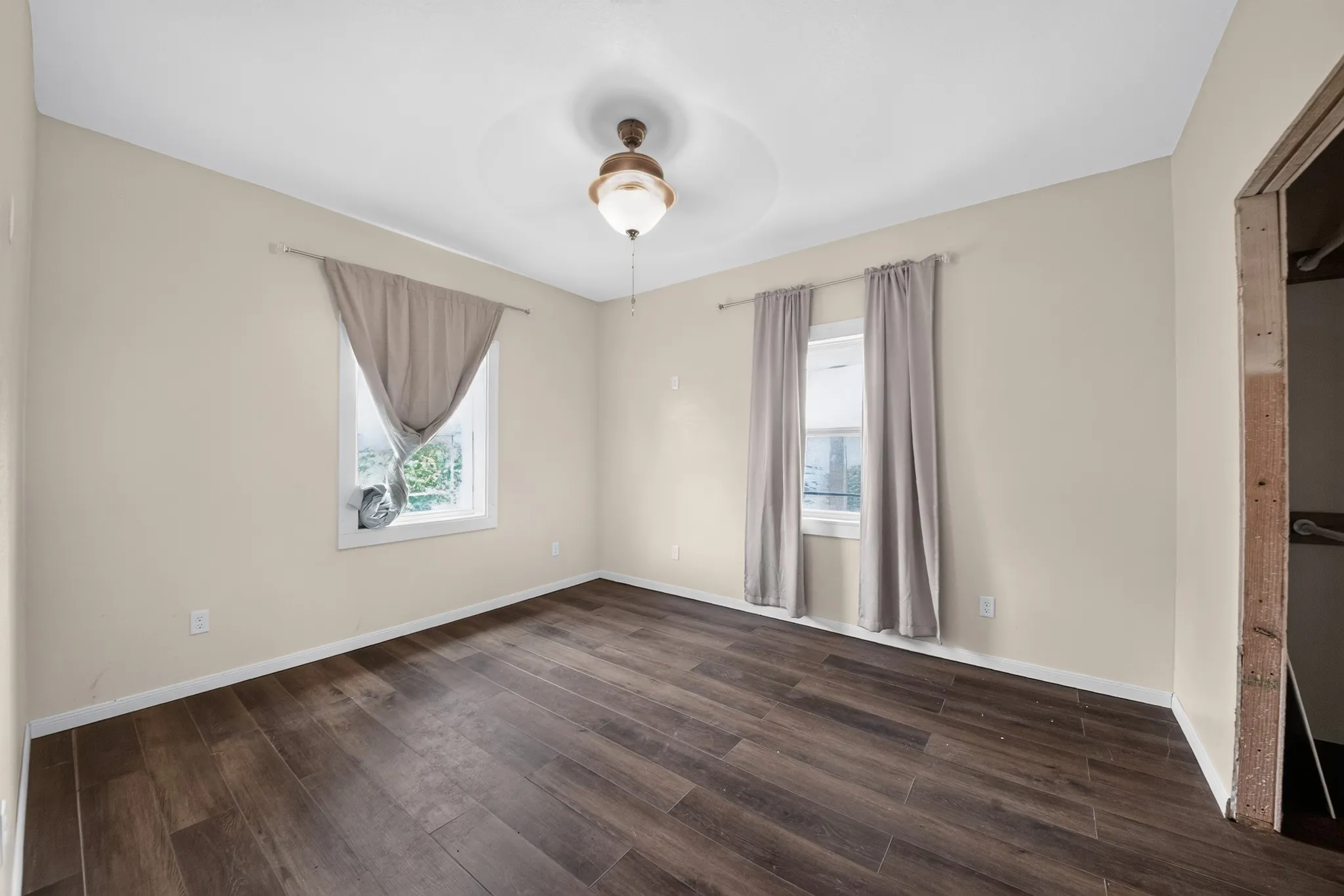 Single Family Residence For Sale in Harris County , 6202 Kashmere Street, Houston, Texas 77026, 3 Bedroom, 2 Bathroom, Garage spaces, 1,348 Sqft, built in 1956, mls#21362190, Real Estate Agent in Houston, Homes For Sale in Harris county, Homes For Sale in Houston, Realtor in Houston Texas, Real Estate Brokerage Independent Realty Texas, Luminita Cordes Realtor
