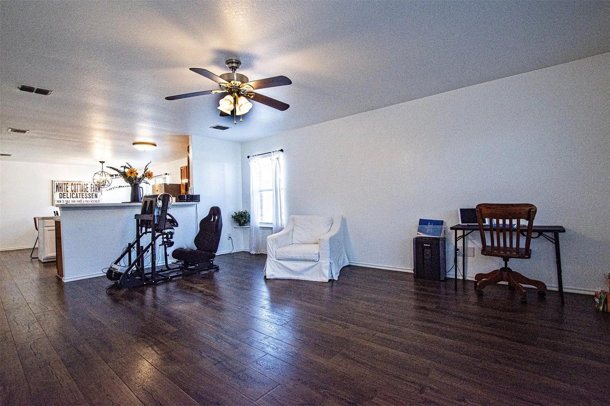 Single Family Residence For Rent in Collin County , 2932 Frontier Lane, Mc Kinney, Texas 75071, 4 Bedroom, 2 Bathroom, 2 Garage spaces, 1,789 Sqft, built in 2002, mls#21362276, Real Estate Agent in Mc Kinney, Homes For Rent in Collin county, Homes For Rent in Mc Kinney, Realtor in Mc Kinney Texas, Real Estate Brokerage Independent Realty Texas, Luminita Cordes Realtor