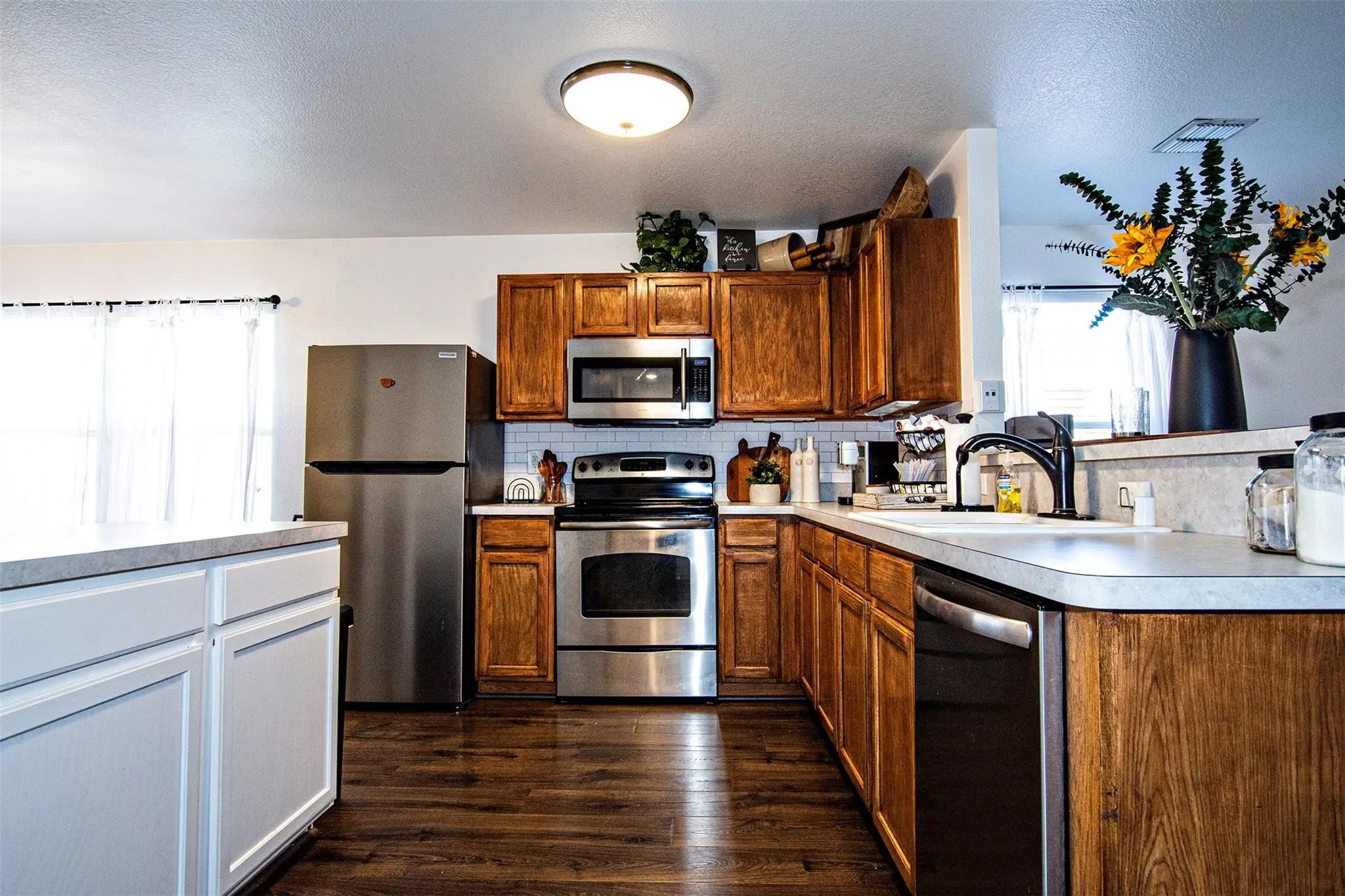 Single Family Residence For Rent in Collin County , 2932 Frontier Lane, Mc Kinney, Texas 75071, 4 Bedroom, 2 Bathroom, 2 Garage spaces, 1,789 Sqft, built in 2002, mls#21362276, Real Estate Agent in Mc Kinney, Homes For Rent in Collin county, Homes For Rent in Mc Kinney, Realtor in Mc Kinney Texas, Real Estate Brokerage Independent Realty Texas, Luminita Cordes Realtor