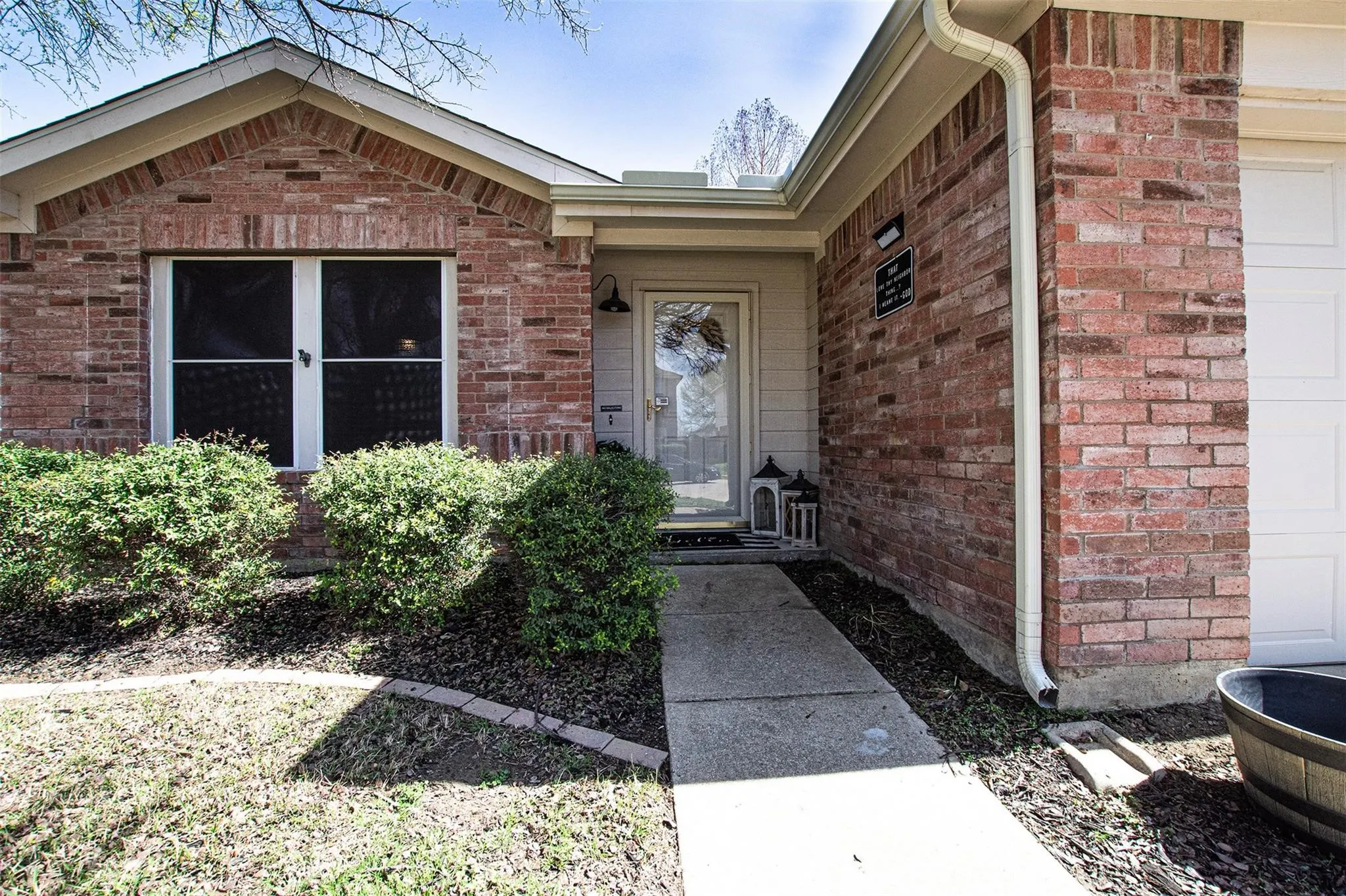 Single Family Residence For Rent in Collin County , 2932 Frontier Lane, Mc Kinney, Texas 75071, 4 Bedroom, 2 Bathroom, 2 Garage spaces, 1,789 Sqft, built in 2002, mls#21362276, Real Estate Agent in Mc Kinney, Homes For Rent in Collin county, Homes For Rent in Mc Kinney, Realtor in Mc Kinney Texas, Real Estate Brokerage Independent Realty Texas, Luminita Cordes Realtor