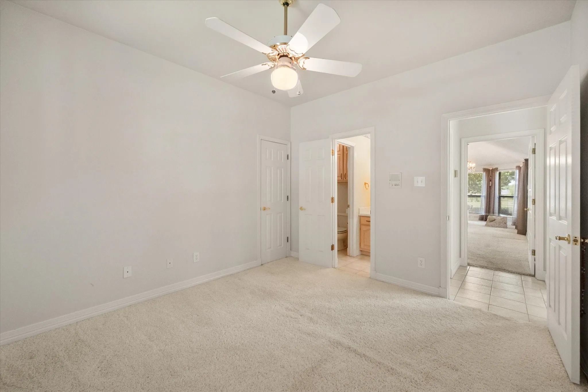 Single Family Residence For Sale in Tarrant County , 1388 Fairhaven Drive, Mansfield, Texas 76063, 4 Bedroom, 4 Bathroom, 3 Garage spaces, 3,494 Sqft, built in 1990, mls#21361071, Real Estate Agent in Mansfield, Homes For Sale in Tarrant county, Homes For Sale in Mansfield, Realtor in Mansfield Texas, Real Estate Brokerage Independent Realty Texas, Luminita Cordes Realtor