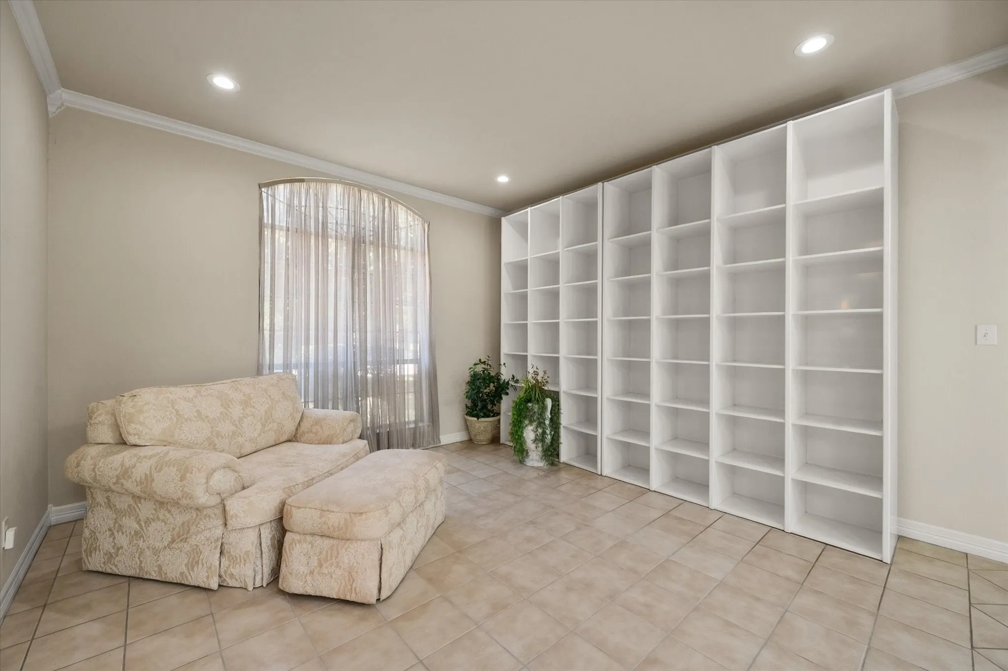 Single Family Residence For Sale in Tarrant County , 1388 Fairhaven Drive, Mansfield, Texas 76063, 4 Bedroom, 4 Bathroom, 3 Garage spaces, 3,494 Sqft, built in 1990, mls#21361071, Real Estate Agent in Mansfield, Homes For Sale in Tarrant county, Homes For Sale in Mansfield, Realtor in Mansfield Texas, Real Estate Brokerage Independent Realty Texas, Luminita Cordes Realtor