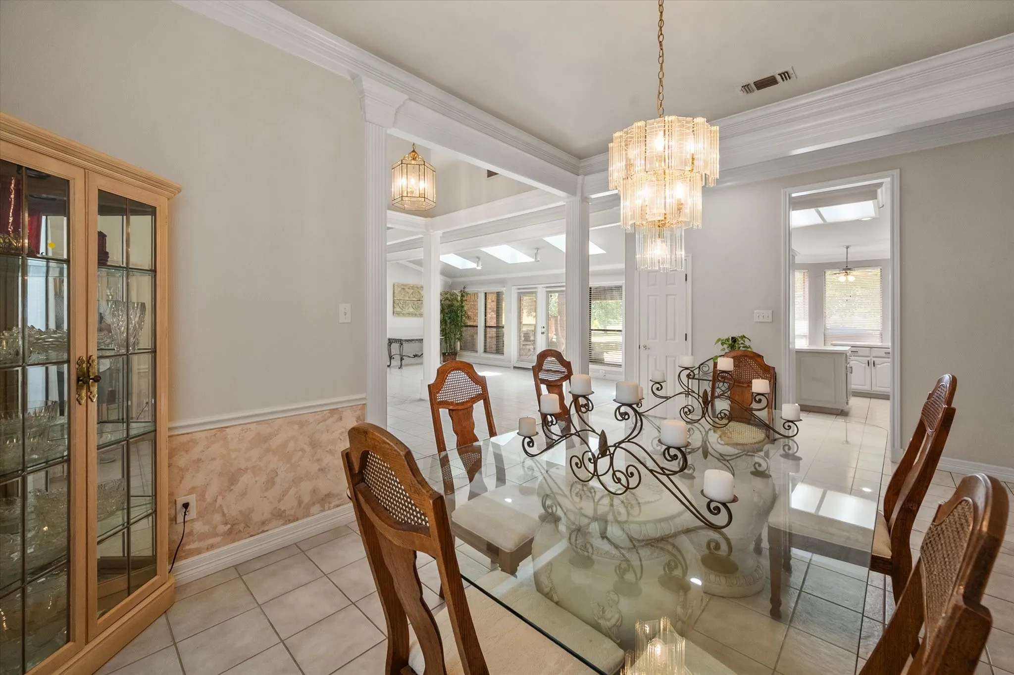 Single Family Residence For Sale in Tarrant County , 1388 Fairhaven Drive, Mansfield, Texas 76063, 4 Bedroom, 4 Bathroom, 3 Garage spaces, 3,494 Sqft, built in 1990, mls#21361071, Real Estate Agent in Mansfield, Homes For Sale in Tarrant county, Homes For Sale in Mansfield, Realtor in Mansfield Texas, Real Estate Brokerage Independent Realty Texas, Luminita Cordes Realtor
