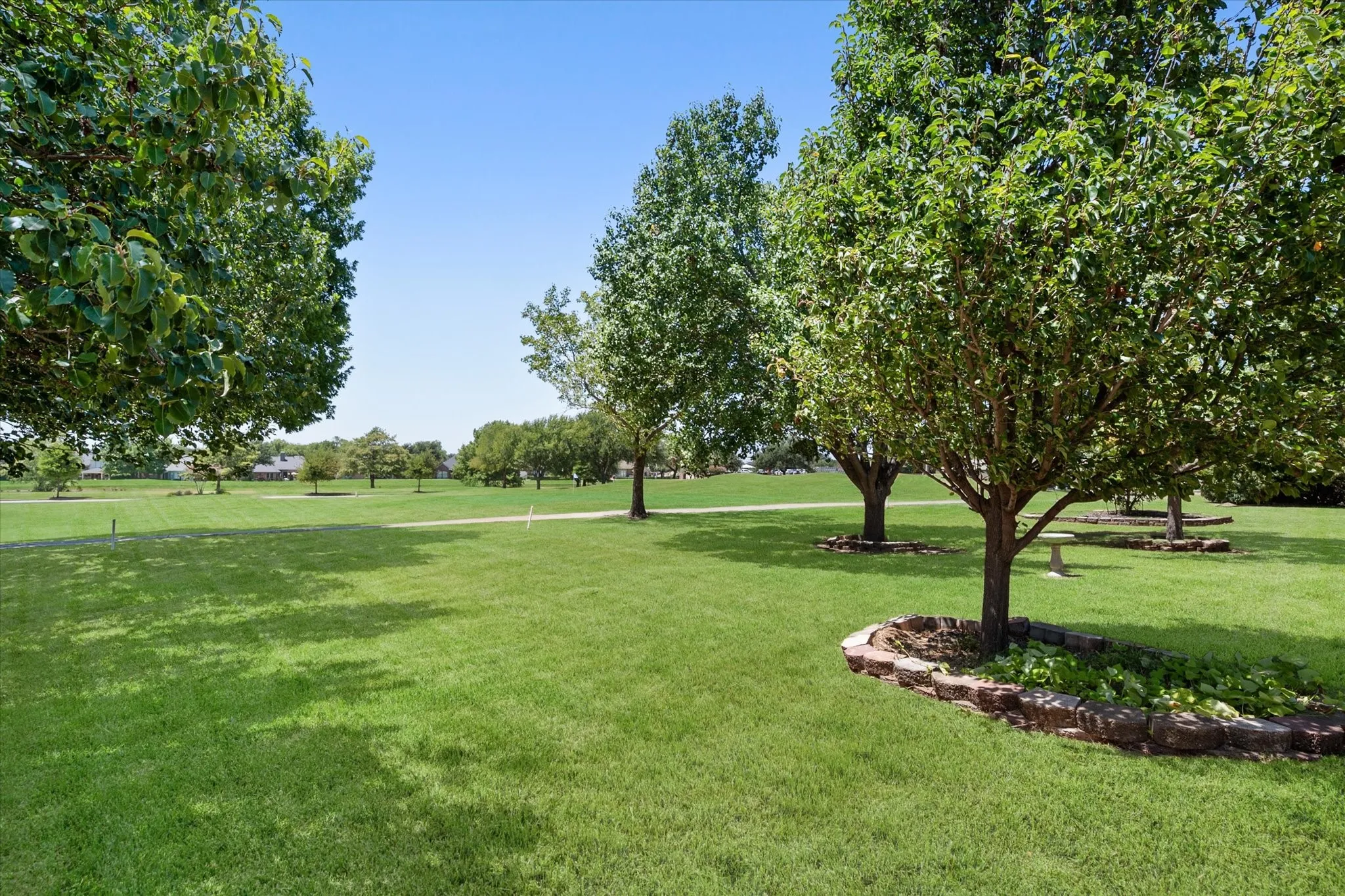 Single Family Residence For Sale in Tarrant County , 1388 Fairhaven Drive, Mansfield, Texas 76063, 4 Bedroom, 4 Bathroom, 3 Garage spaces, 3,494 Sqft, built in 1990, mls#21361071, Real Estate Agent in Mansfield, Homes For Sale in Tarrant county, Homes For Sale in Mansfield, Realtor in Mansfield Texas, Real Estate Brokerage Independent Realty Texas, Luminita Cordes Realtor