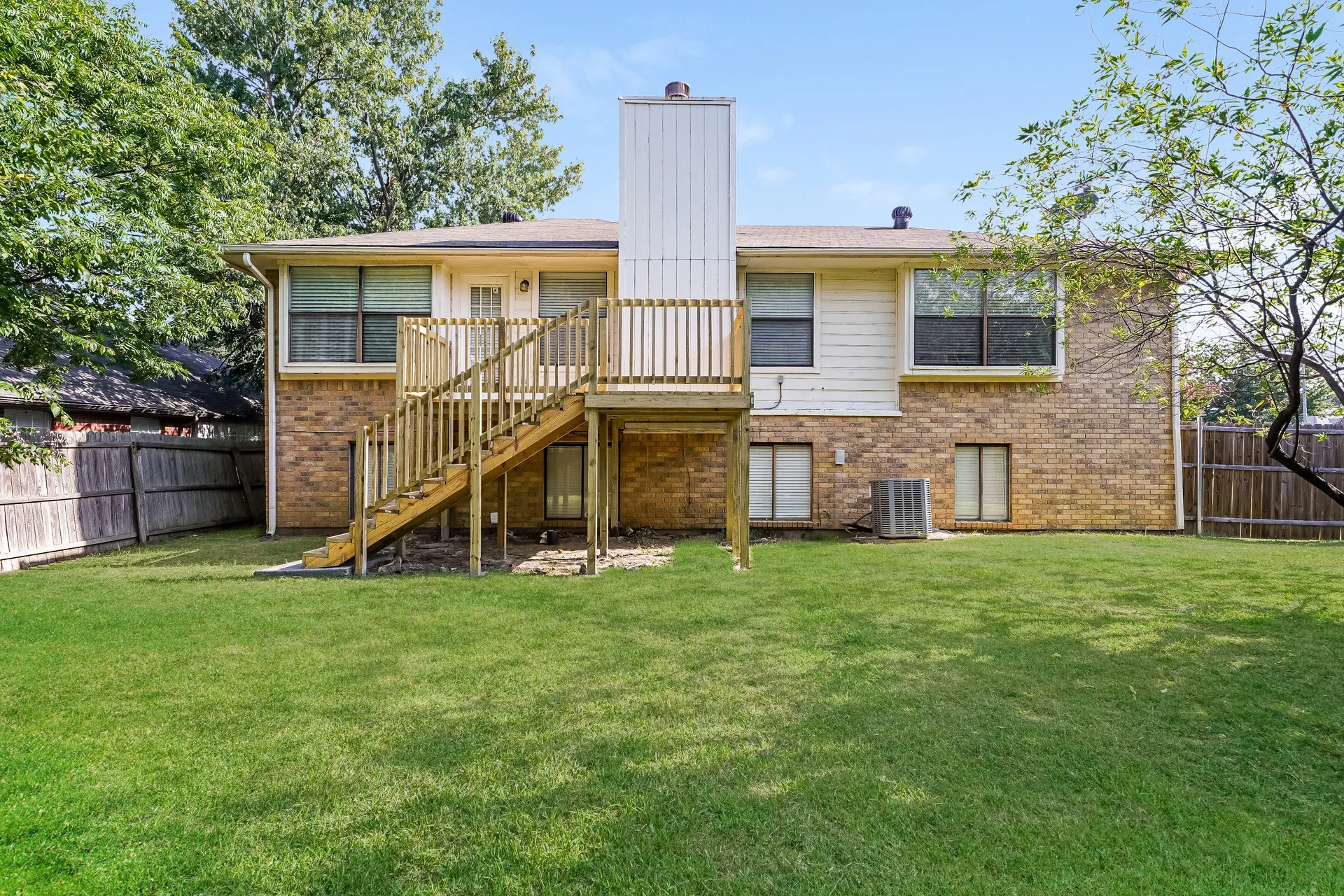 Single Family Residence For Rent in Tarrant County , 6476 Sudbury Way, North Richland Hills, Texas 76182, 3 Bedroom, 3 Bathroom, 2 Garage spaces, 2,053 Sqft, built in 1986, mls#21362286, Real Estate Agent in North Richland Hills, Homes For Rent in Tarrant county, Homes For Rent in North Richland Hills, Realtor in North Richland Hills Texas, Real Estate Brokerage Independent Realty Texas, Luminita Cordes Realtor