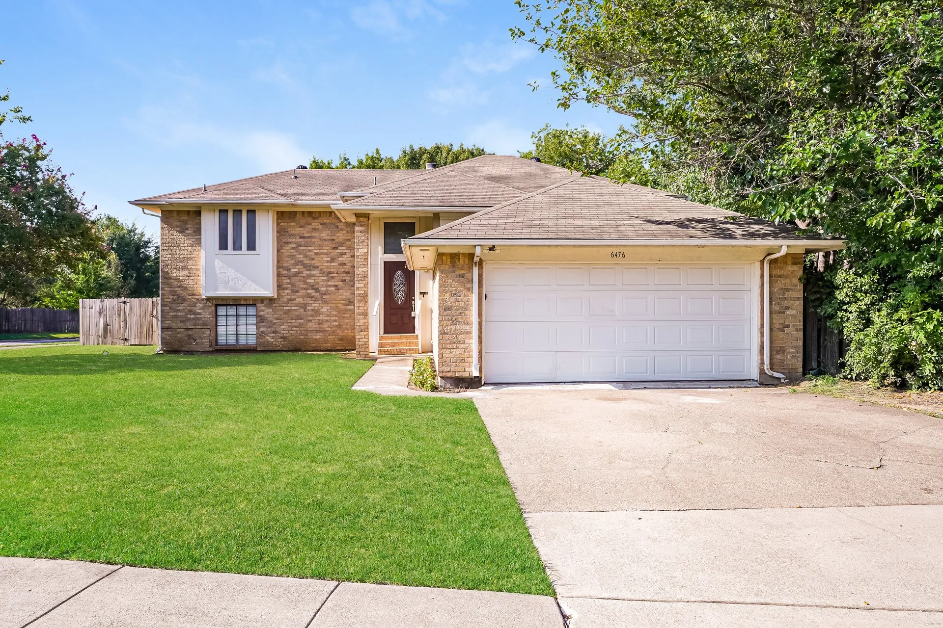 Single Family Residence For Rent in Tarrant County , 6476 Sudbury Way, North Richland Hills, Texas 76182, 3 Bedroom, 3 Bathroom, 2 Garage spaces, 2,053 Sqft, built in 1986, mls#21362286, Real Estate Agent in North Richland Hills, Homes For Rent in Tarrant county, Homes For Rent in North Richland Hills, Realtor in North Richland Hills Texas, Real Estate Brokerage Independent Realty Texas, Luminita Cordes Realtor