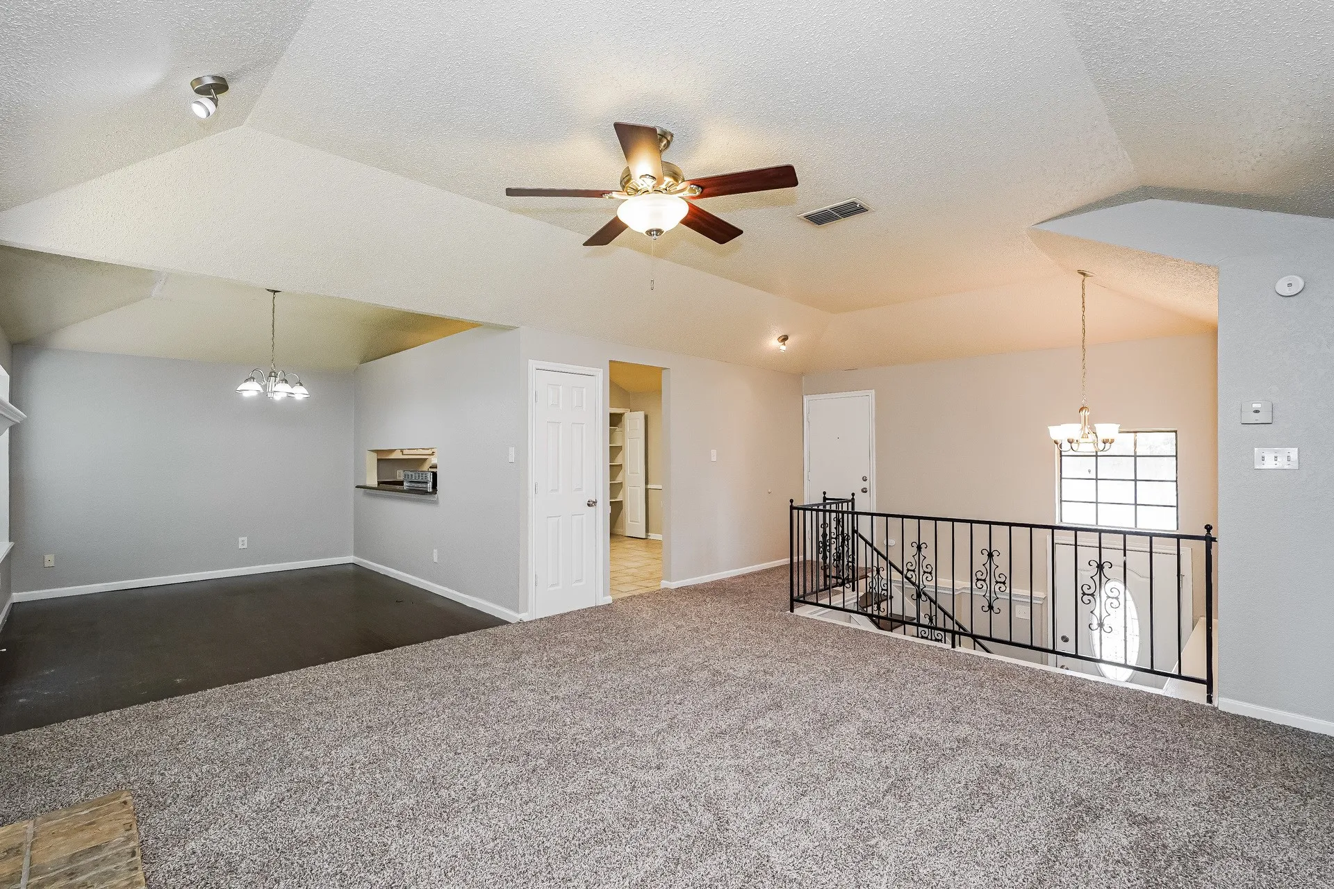 Single Family Residence For Rent in Tarrant County , 6476 Sudbury Way, North Richland Hills, Texas 76182, 3 Bedroom, 3 Bathroom, 2 Garage spaces, 2,053 Sqft, built in 1986, mls#21362286, Real Estate Agent in North Richland Hills, Homes For Rent in Tarrant county, Homes For Rent in North Richland Hills, Realtor in North Richland Hills Texas, Real Estate Brokerage Independent Realty Texas, Luminita Cordes Realtor