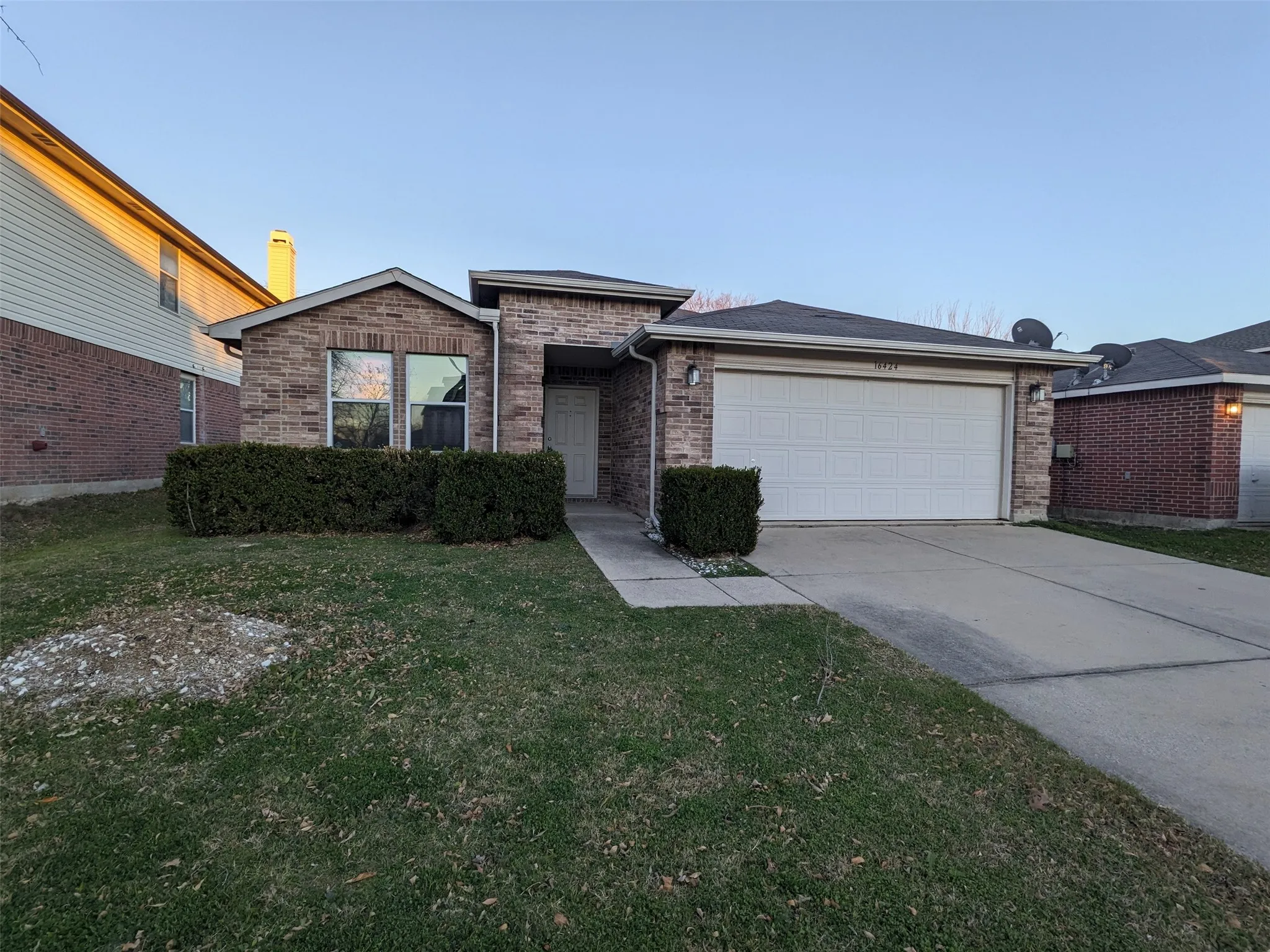 Single Family Residence For Rent in Denton County , 16424 Red River Lane, Fort Worth, Texas 76247, 3 Bedroom, 2 Bathroom, 2 Garage spaces, 1,647 Sqft, built in 2004, mls#21362290, Real Estate Agent in Fort Worth, Homes For Rent in Denton county, Homes For Rent in Fort Worth, Realtor in Fort Worth Texas, Real Estate Brokerage Independent Realty Texas, Luminita Cordes Realtor