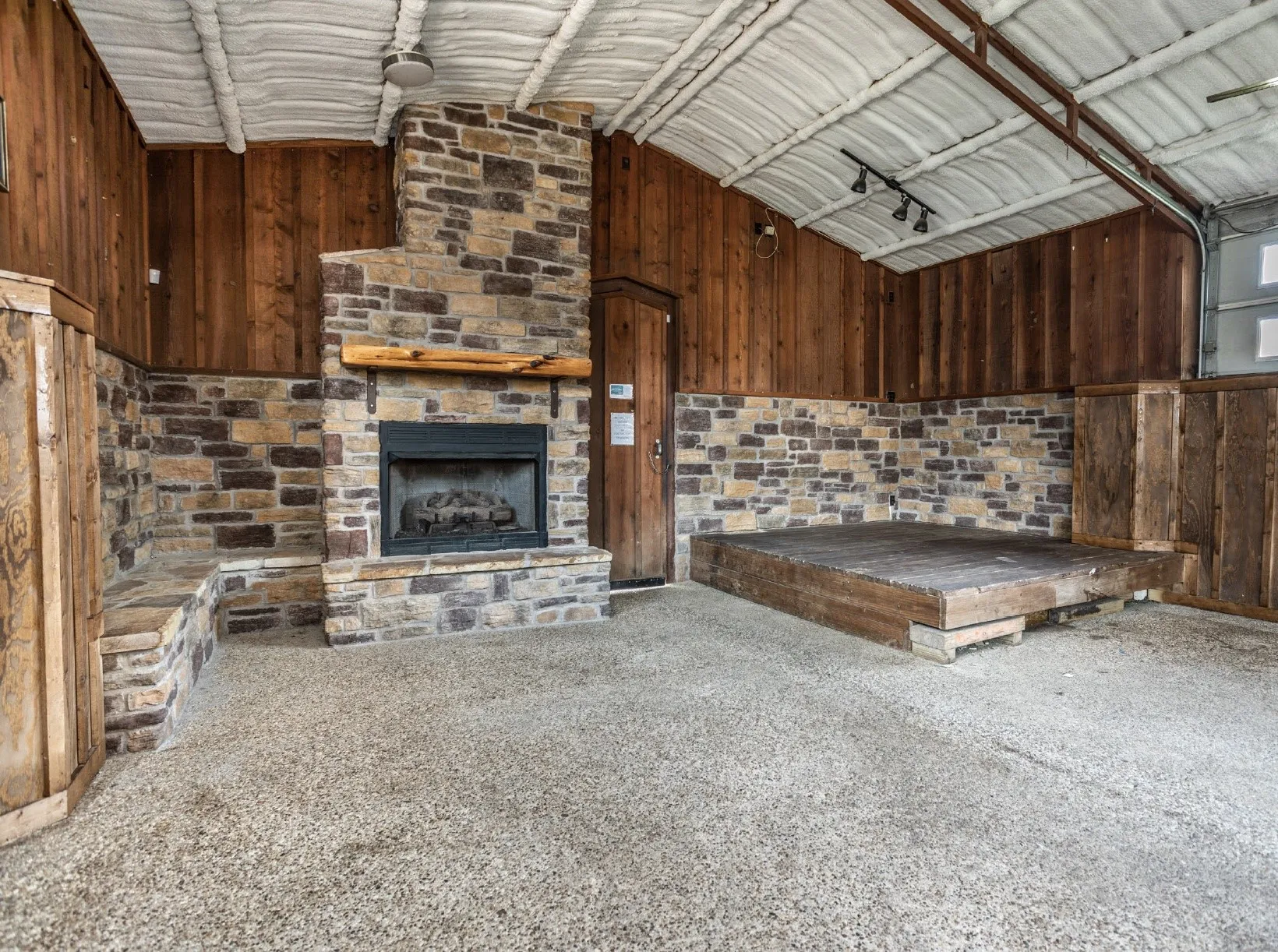 Business For Sale in Cooke County , 113 N Main Street, Muenster, Texas 76252, 0, 0, Garage spaces, 4,925 Sqft, built in 1920, Price $950,000, mls#21357431, Real Estate Agent in Muenster, Homes For Sale in Cooke county, Homes For Sale in Muenster, Realtor in Muenster Texas, Real Estate Brokerage Independent Realty Texas, Luminita Cordes Realtor