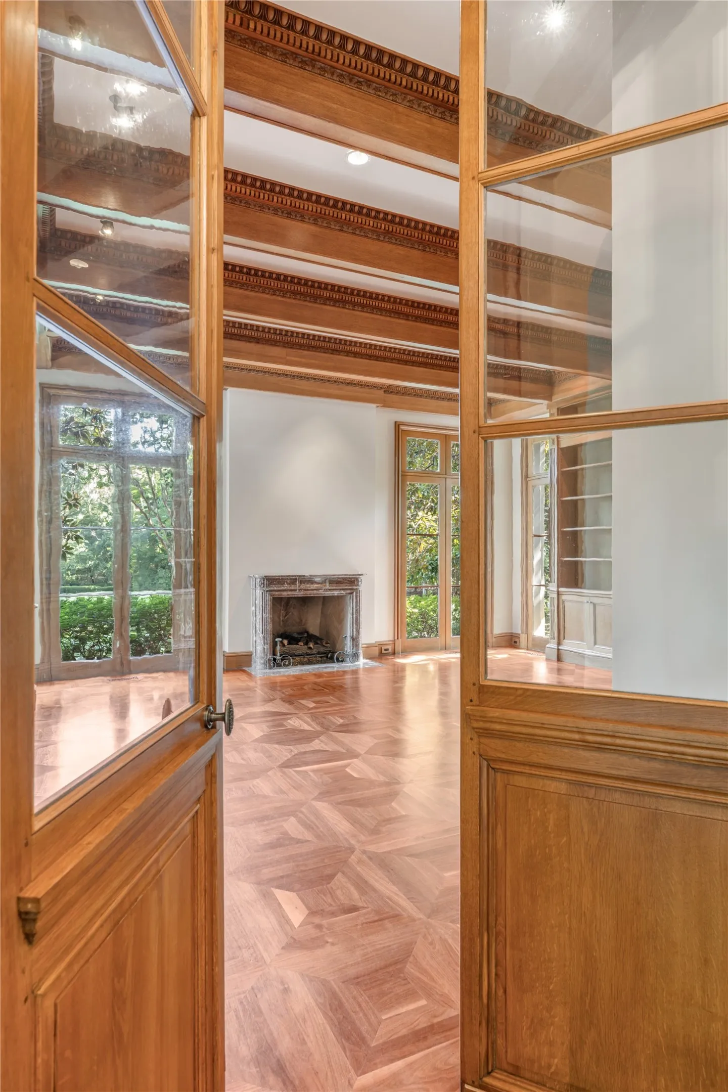 Single Family Residence For Sale in Dallas County , 5205 Park Lane, Dallas, Texas 75220, 4 Bedroom, 7 Bathroom, Garage spaces, 11,331 Sqft, built in 2000, Price $17,750,000, mls#21361620, Real Estate Agent in Dallas, Homes For Sale in Dallas county, Homes For Sale in Dallas, Realtor in Dallas Texas, Real Estate Brokerage Independent Realty Texas, Luminita Cordes Realtor