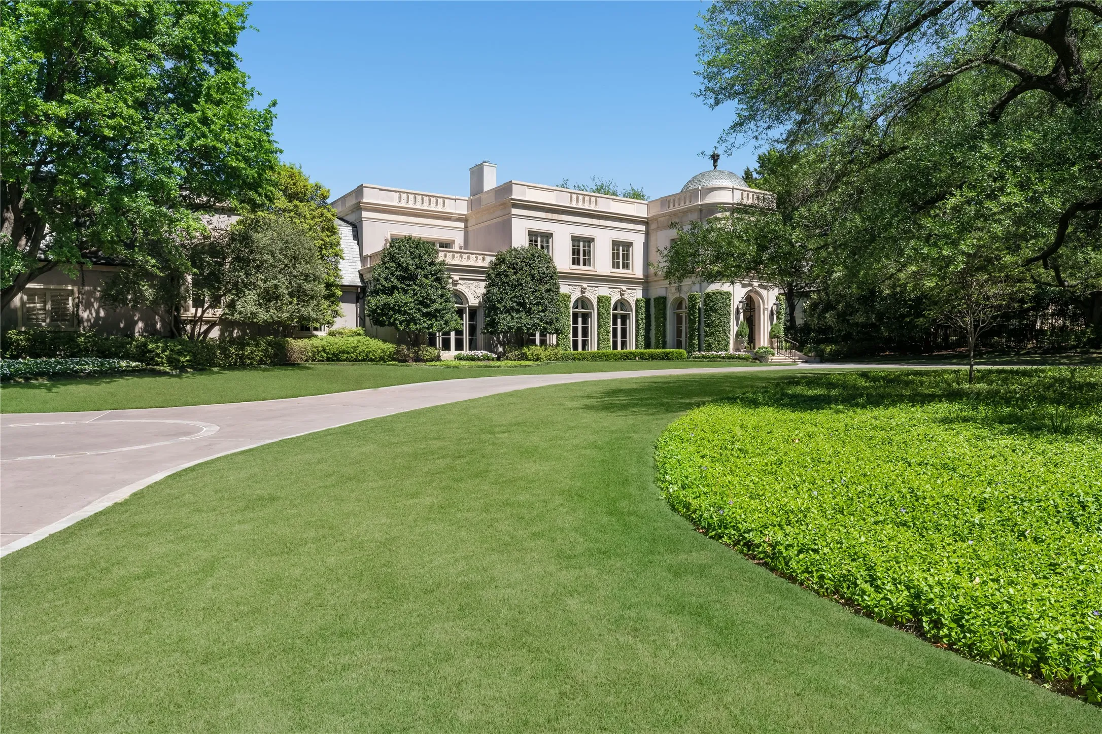 Single Family Residence For Sale in Dallas County , 5205 Park Lane, Dallas, Texas 75220, 4 Bedroom, 7 Bathroom, Garage spaces, 11,331 Sqft, built in 2000, mls#21361620, Real Estate Agent in Dallas, Homes For Sale in Dallas county, Homes For Sale in Dallas, Realtor in Dallas Texas, Real Estate Brokerage Independent Realty Texas, Luminita Cordes Realtor