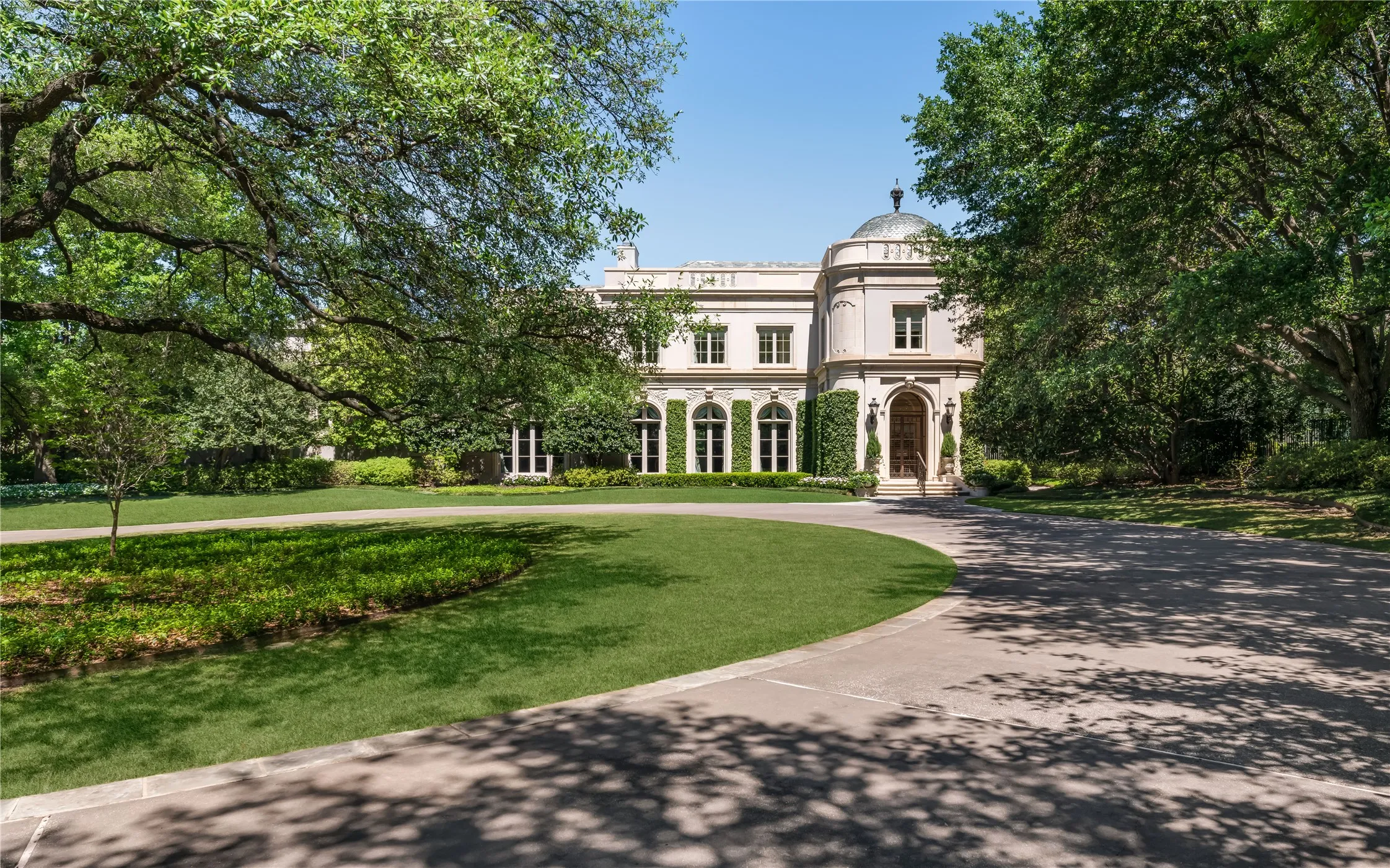 Single Family Residence For Sale in Dallas County , 5205 Park Lane, Dallas, Texas 75220, 4 Bedroom, 7 Bathroom, Garage spaces, 11,331 Sqft, built in 2000, Price $17,750,000, mls#21361620, Real Estate Agent in Dallas, Homes For Sale in Dallas county, Homes For Sale in Dallas, Realtor in Dallas Texas, Real Estate Brokerage Independent Realty Texas, Luminita Cordes Realtor