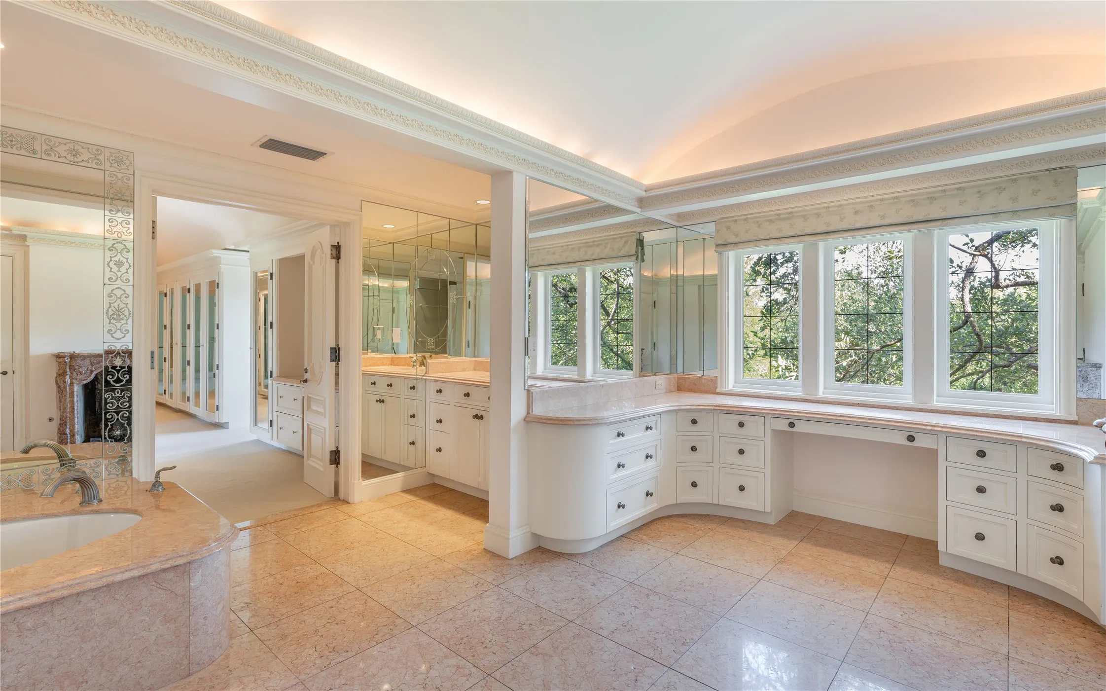 Single Family Residence For Sale in Dallas County , 5205 Park Lane, Dallas, Texas 75220, 4 Bedroom, 7 Bathroom, Garage spaces, 11,331 Sqft, built in 2000, Price $17,750,000, mls#21361620, Real Estate Agent in Dallas, Homes For Sale in Dallas county, Homes For Sale in Dallas, Realtor in Dallas Texas, Real Estate Brokerage Independent Realty Texas, Luminita Cordes Realtor