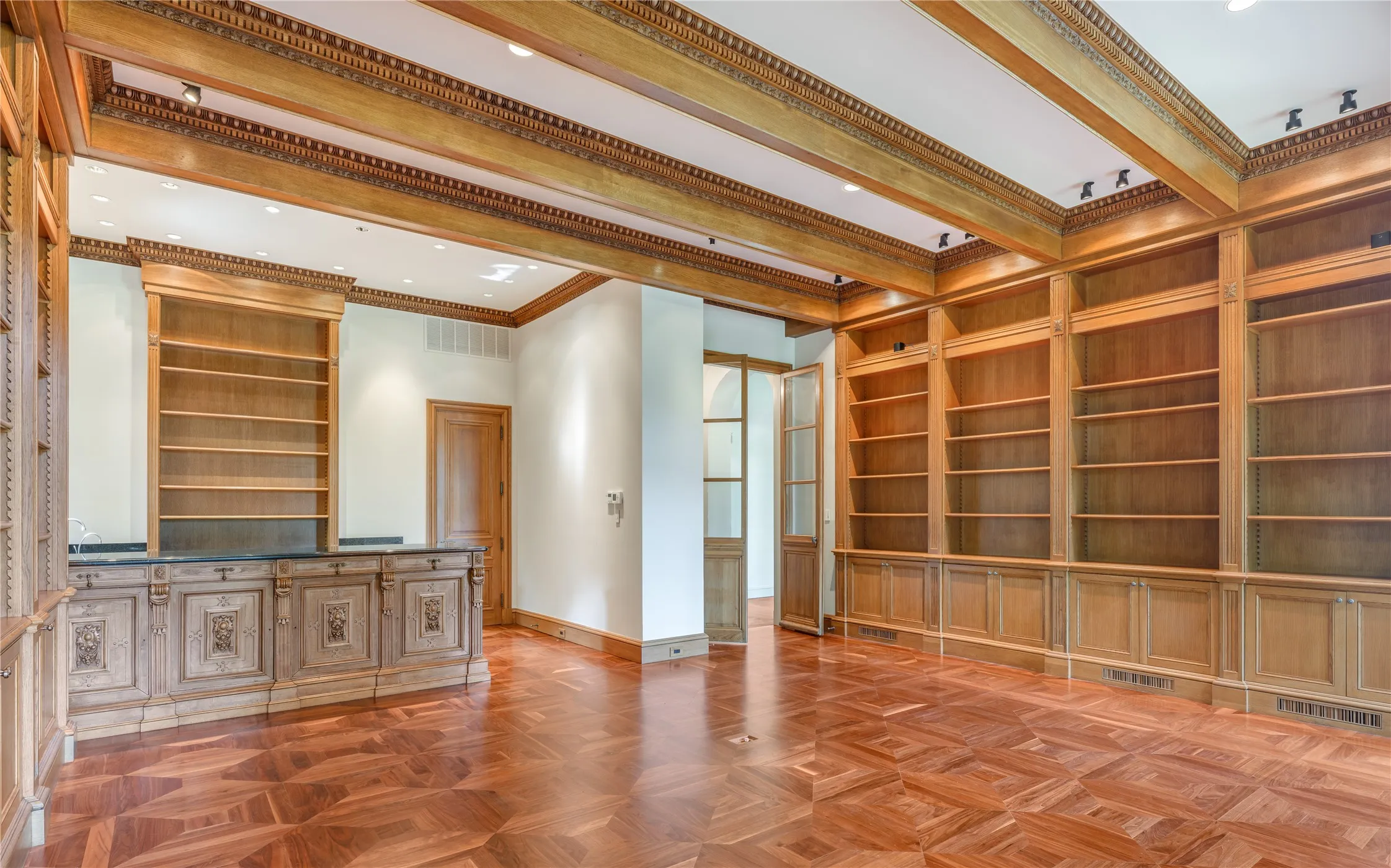 Single Family Residence For Sale in Dallas County , 5205 Park Lane, Dallas, Texas 75220, 4 Bedroom, 7 Bathroom, Garage spaces, 11,331 Sqft, built in 2000, Price $17,750,000, mls#21361620, Real Estate Agent in Dallas, Homes For Sale in Dallas county, Homes For Sale in Dallas, Realtor in Dallas Texas, Real Estate Brokerage Independent Realty Texas, Luminita Cordes Realtor